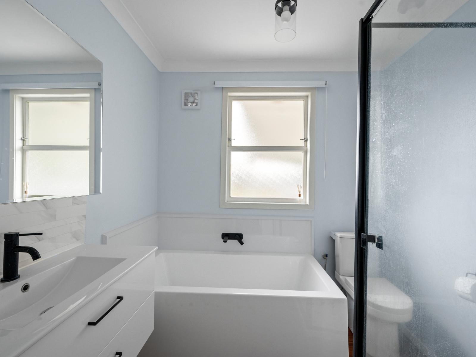 702A Murdoch Road East, Akina