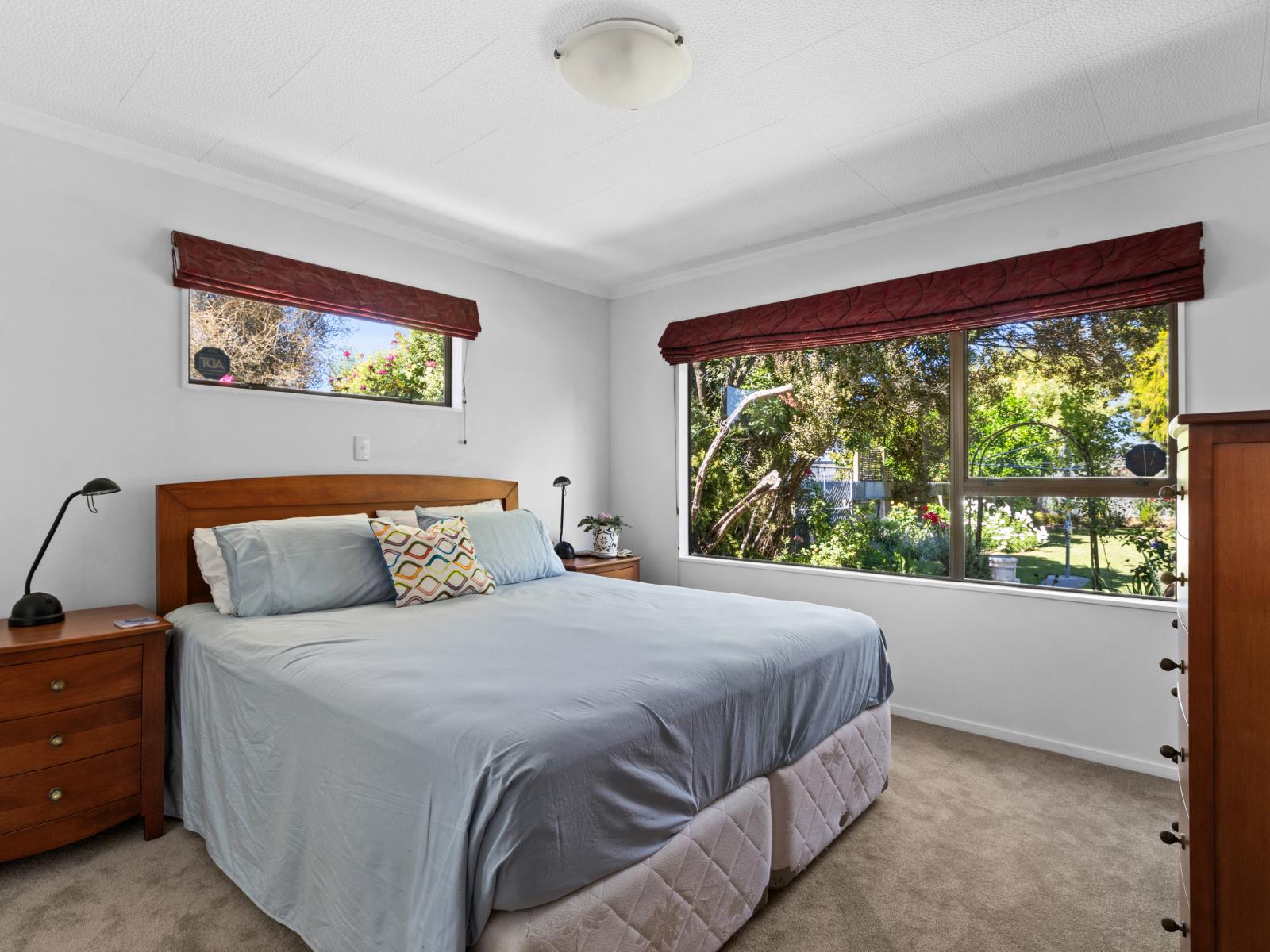 907 Lawrence Street, Akina