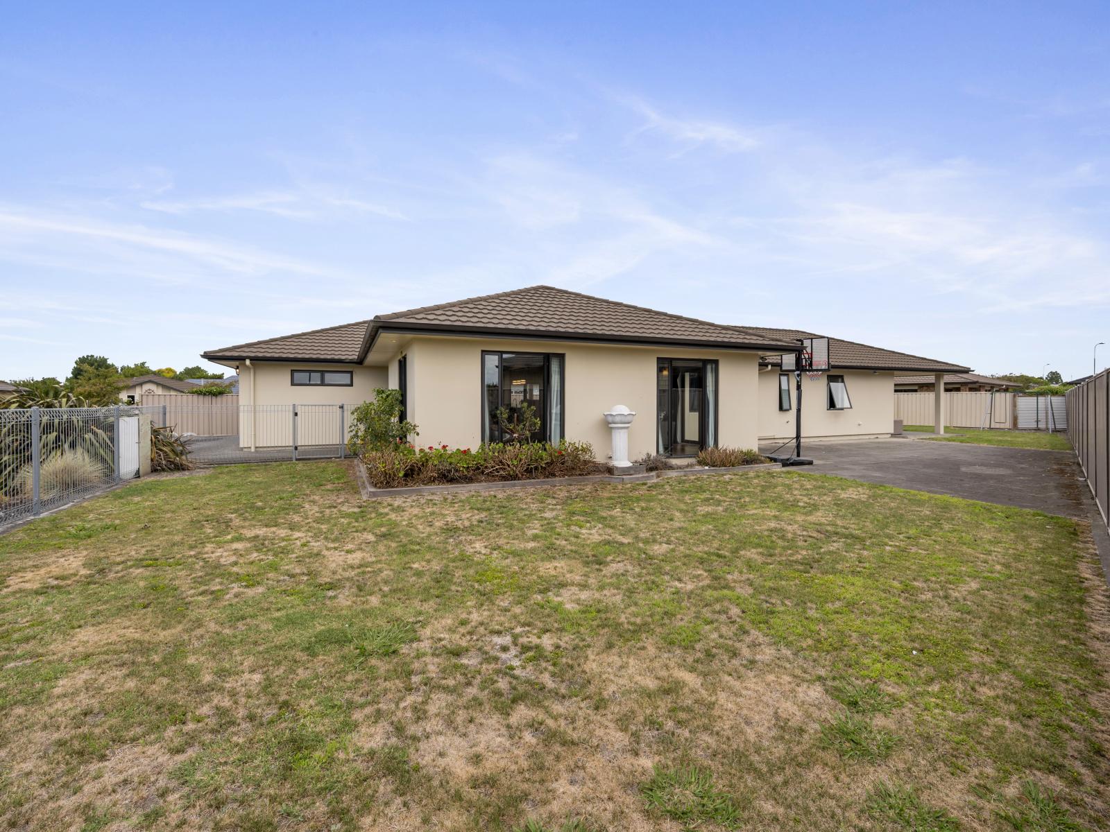 34 Northwood Avenue, Mahora