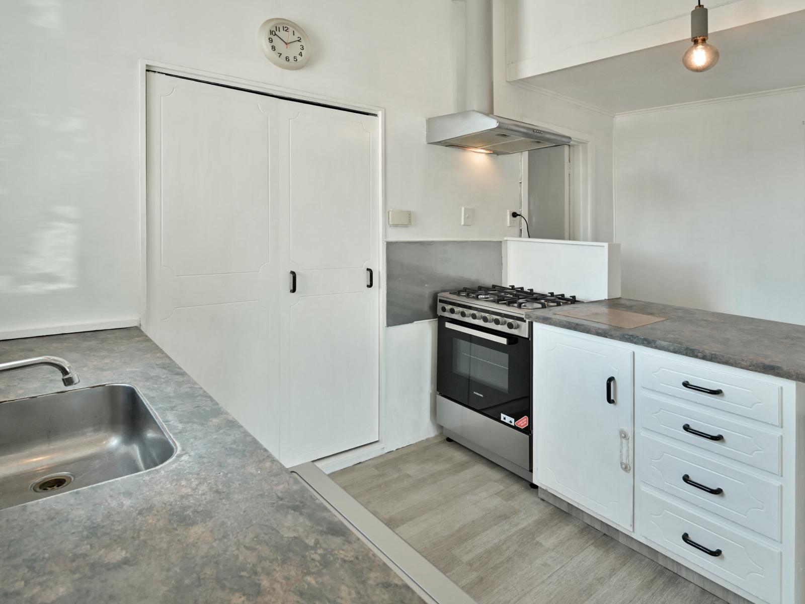 400 Nelson Street North, Hastings