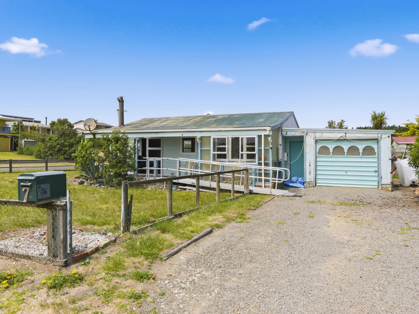 7 Takitimu Street, Waitarere Beach