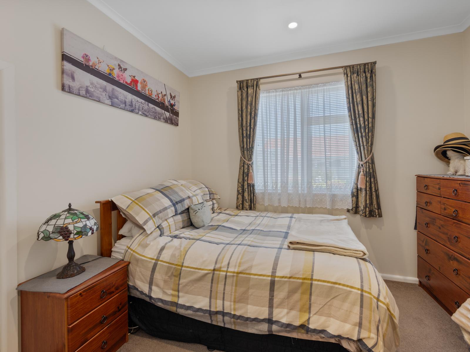 405 Willowpark Road South, Akina