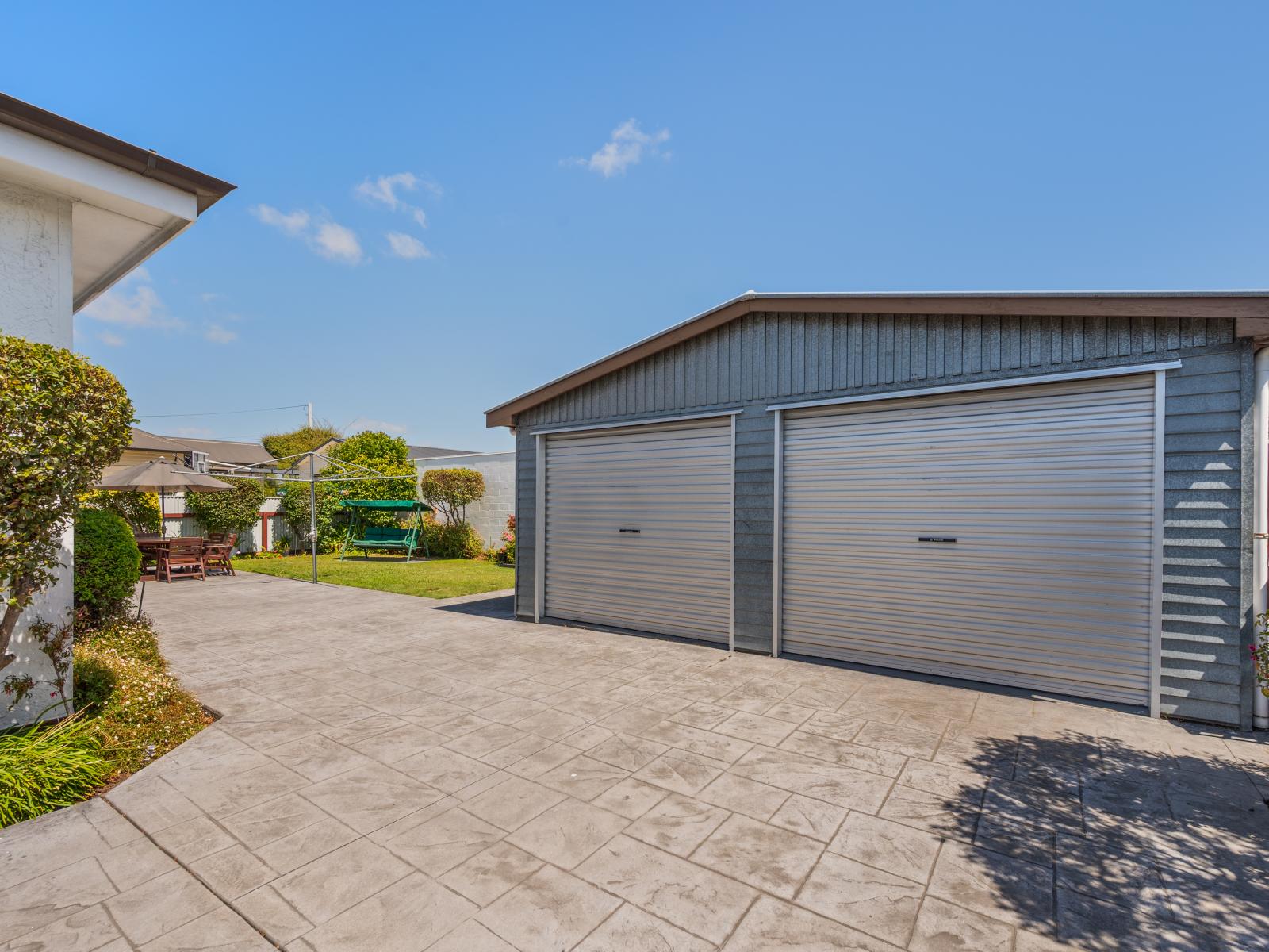 405 Willowpark Road South, Akina