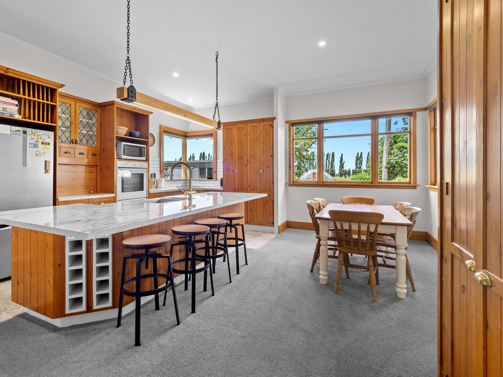 279 Longbeach Road, Willowby