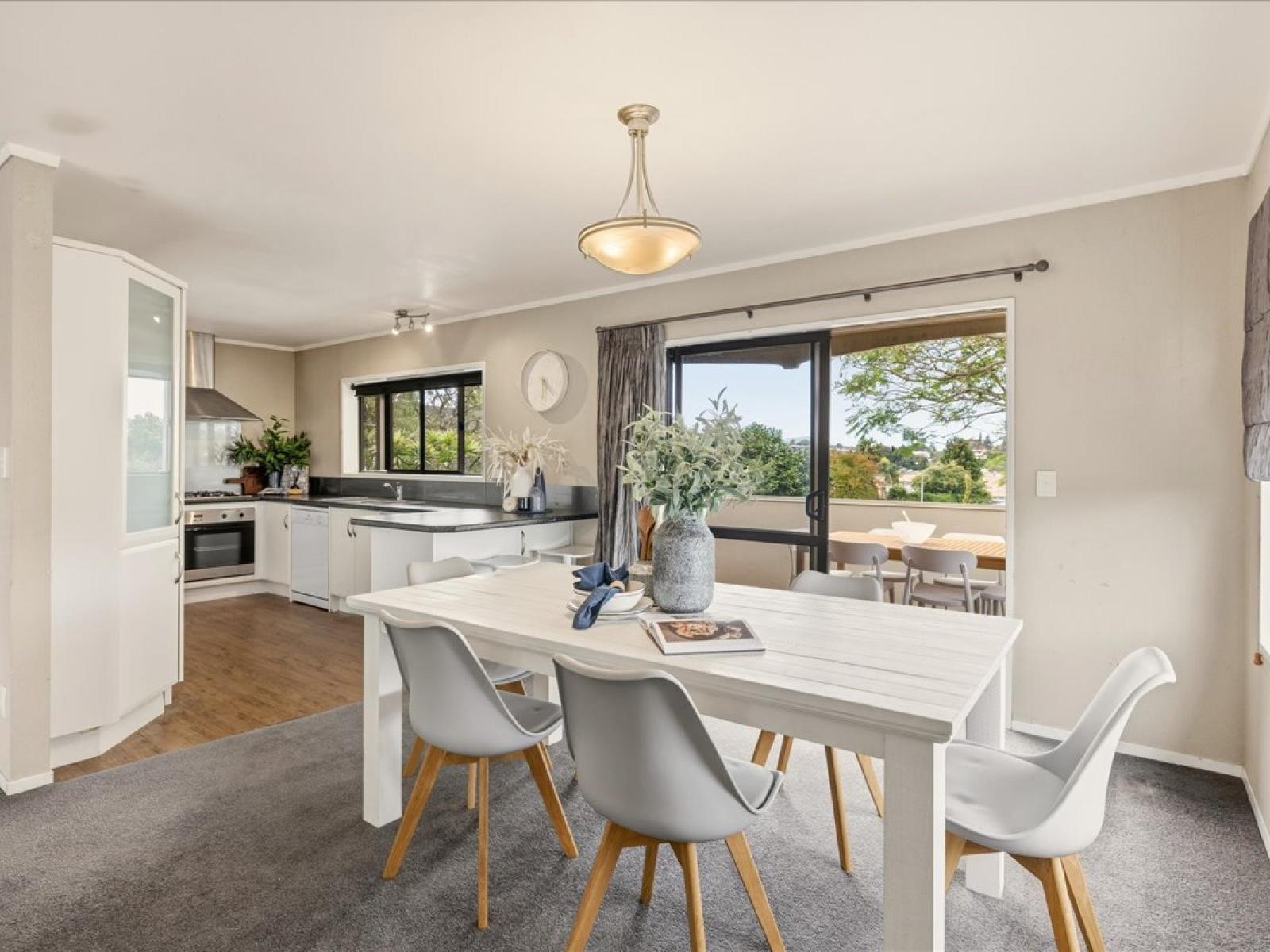 49 Heron Avenue East, Matua