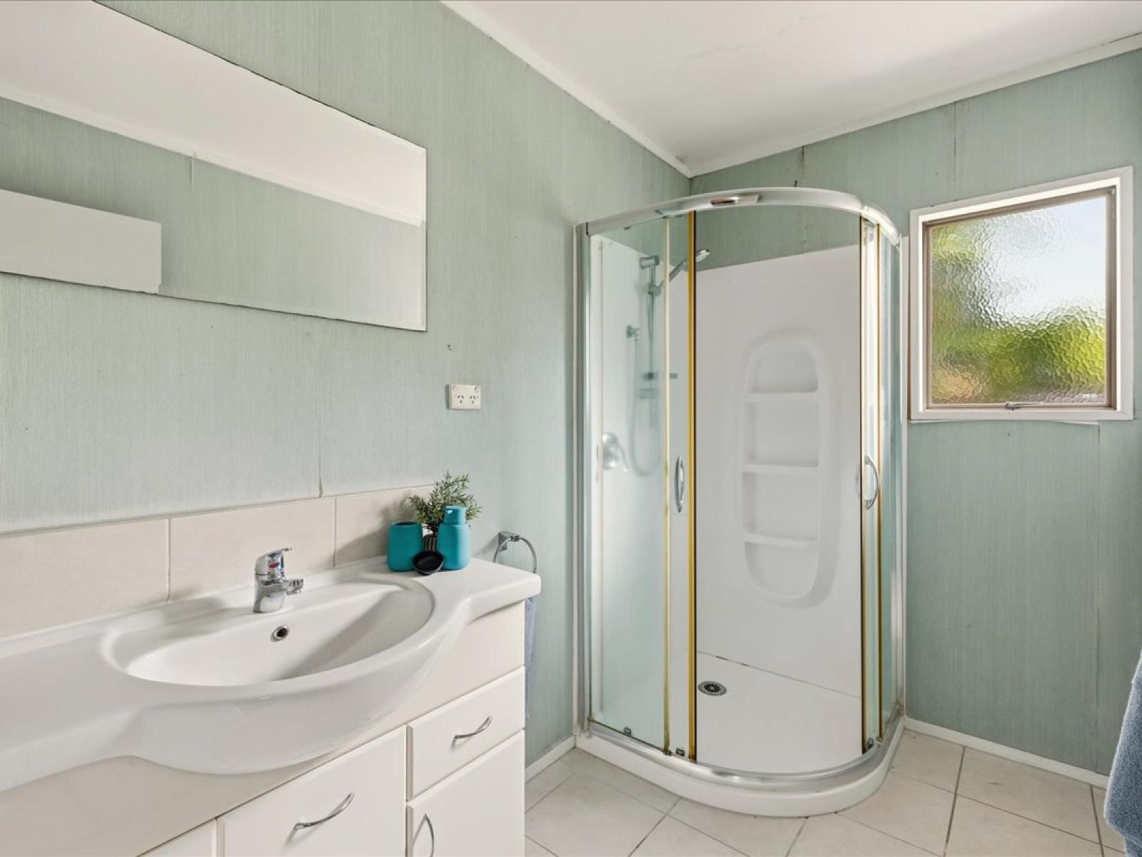 49 Heron Avenue East, Matua