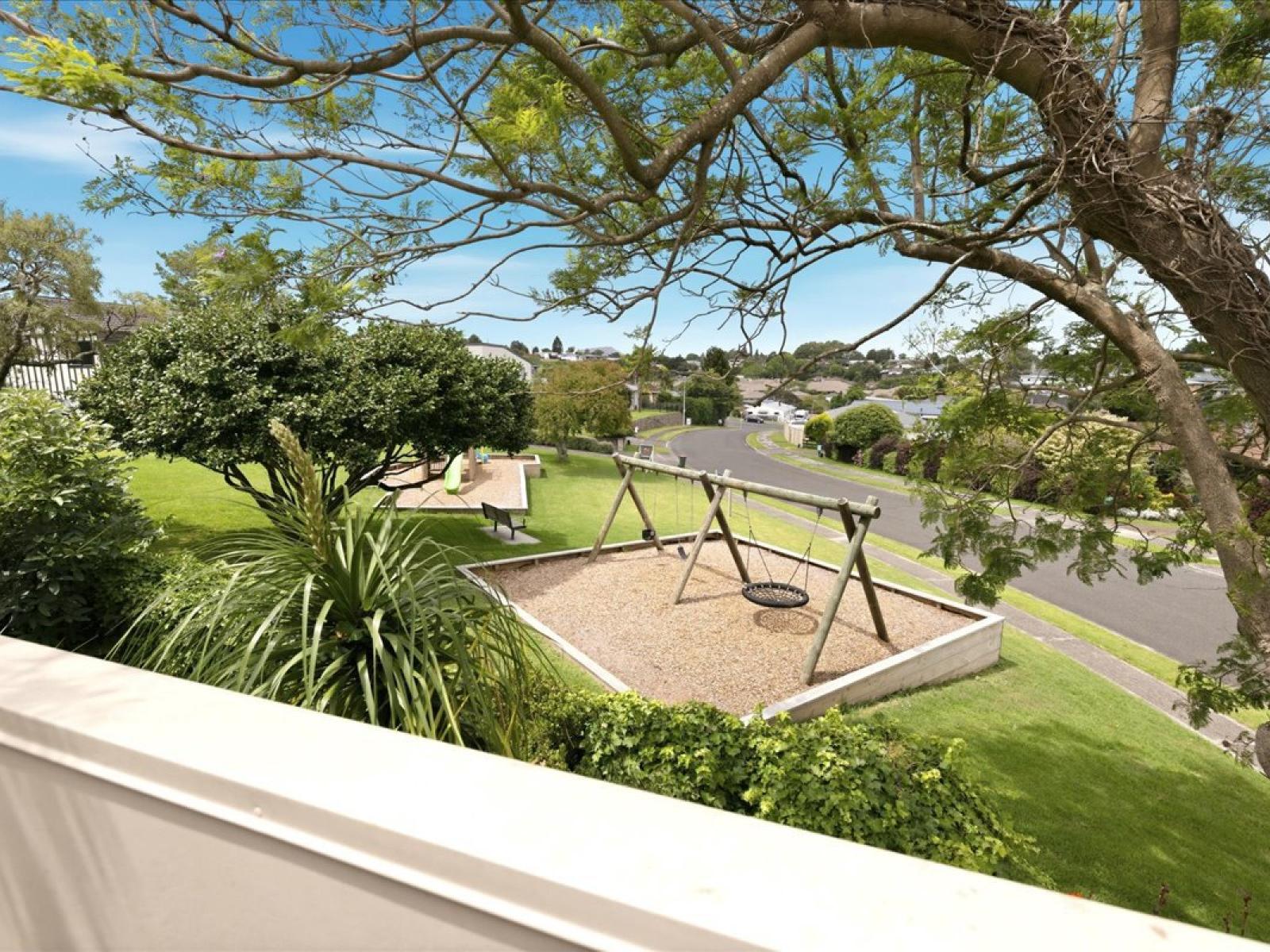 49 Heron Avenue East, Matua