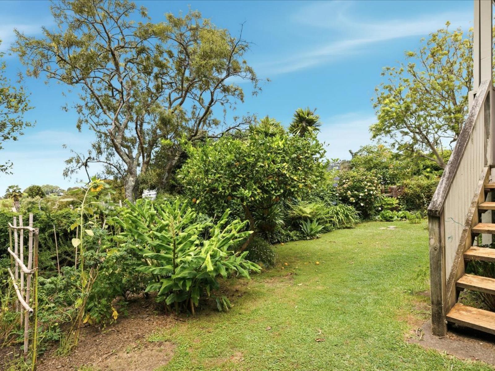 49 Heron Avenue East, Matua