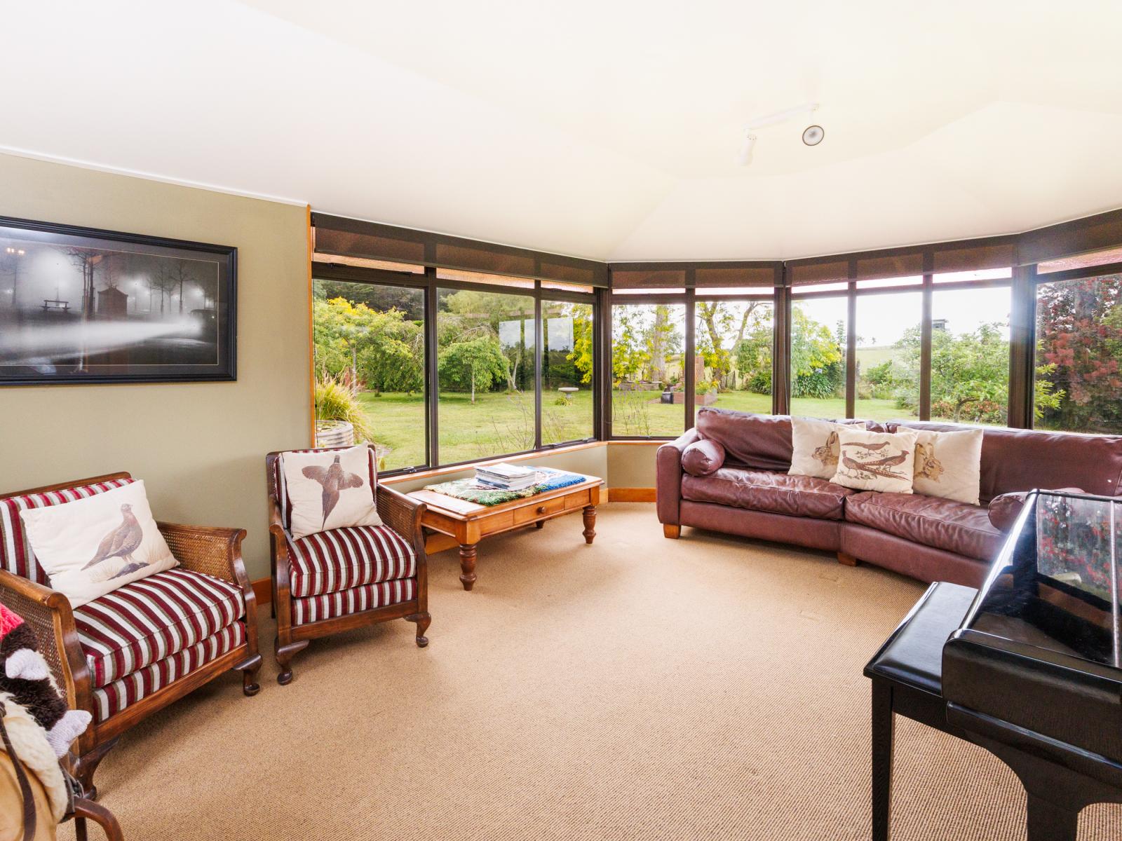 852 Penny Road, Awahuri