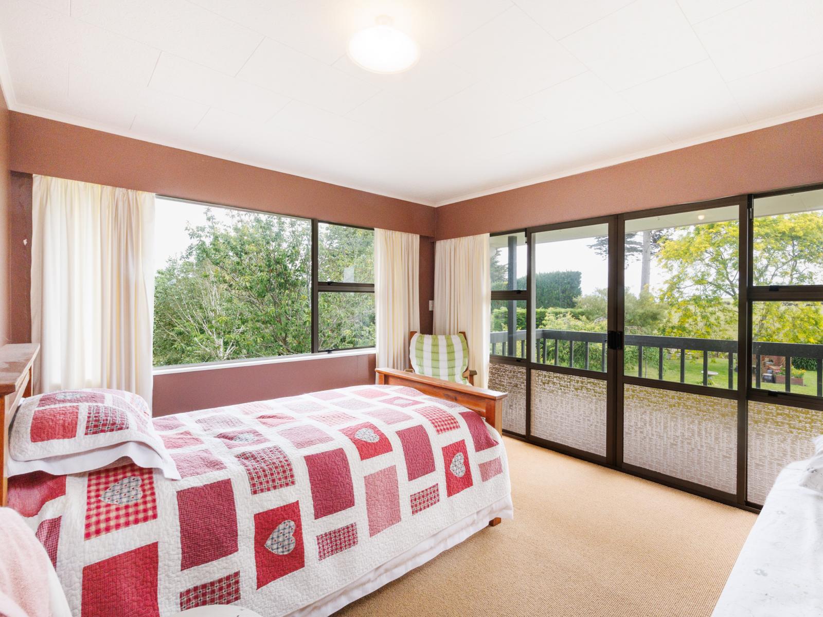 852 Penny Road, Awahuri