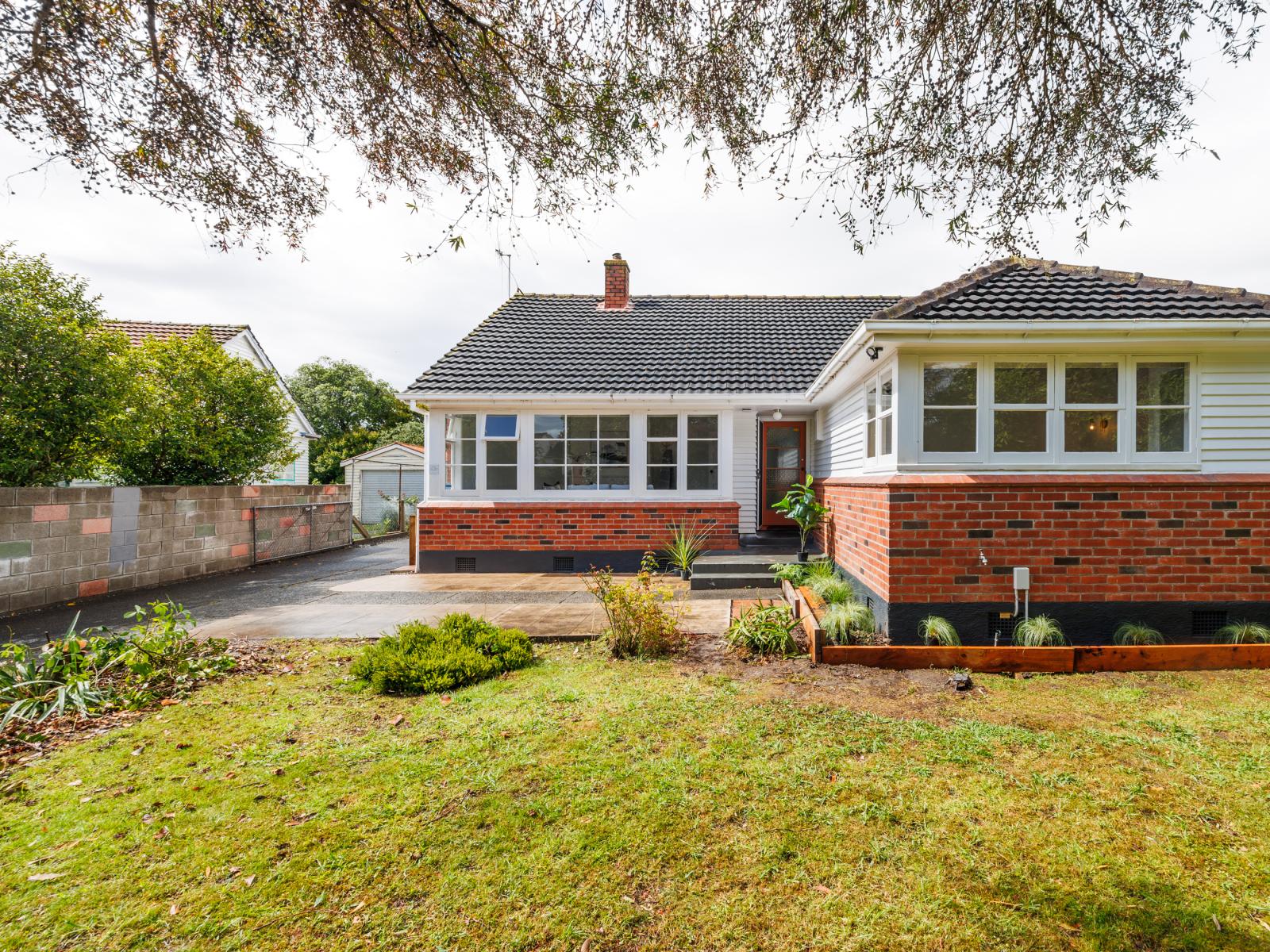 63 Savage Crescent, West End