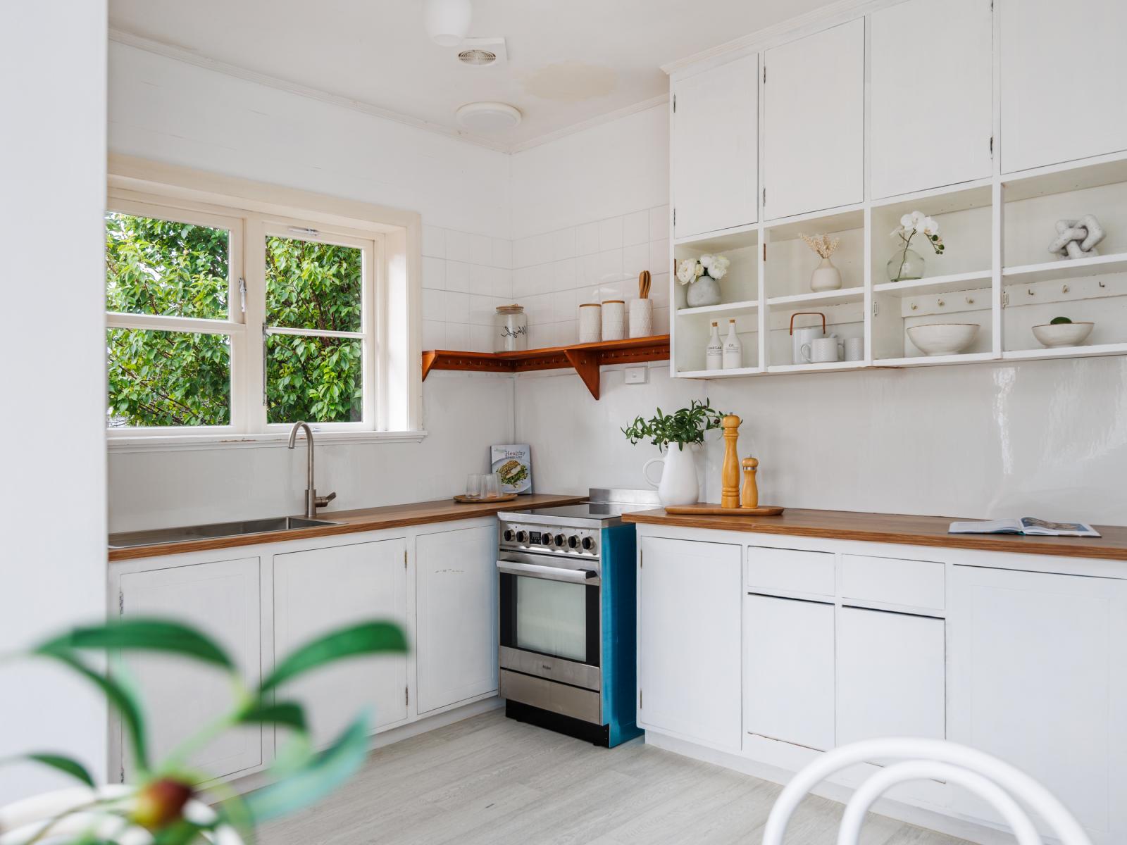 63 Savage Crescent, West End