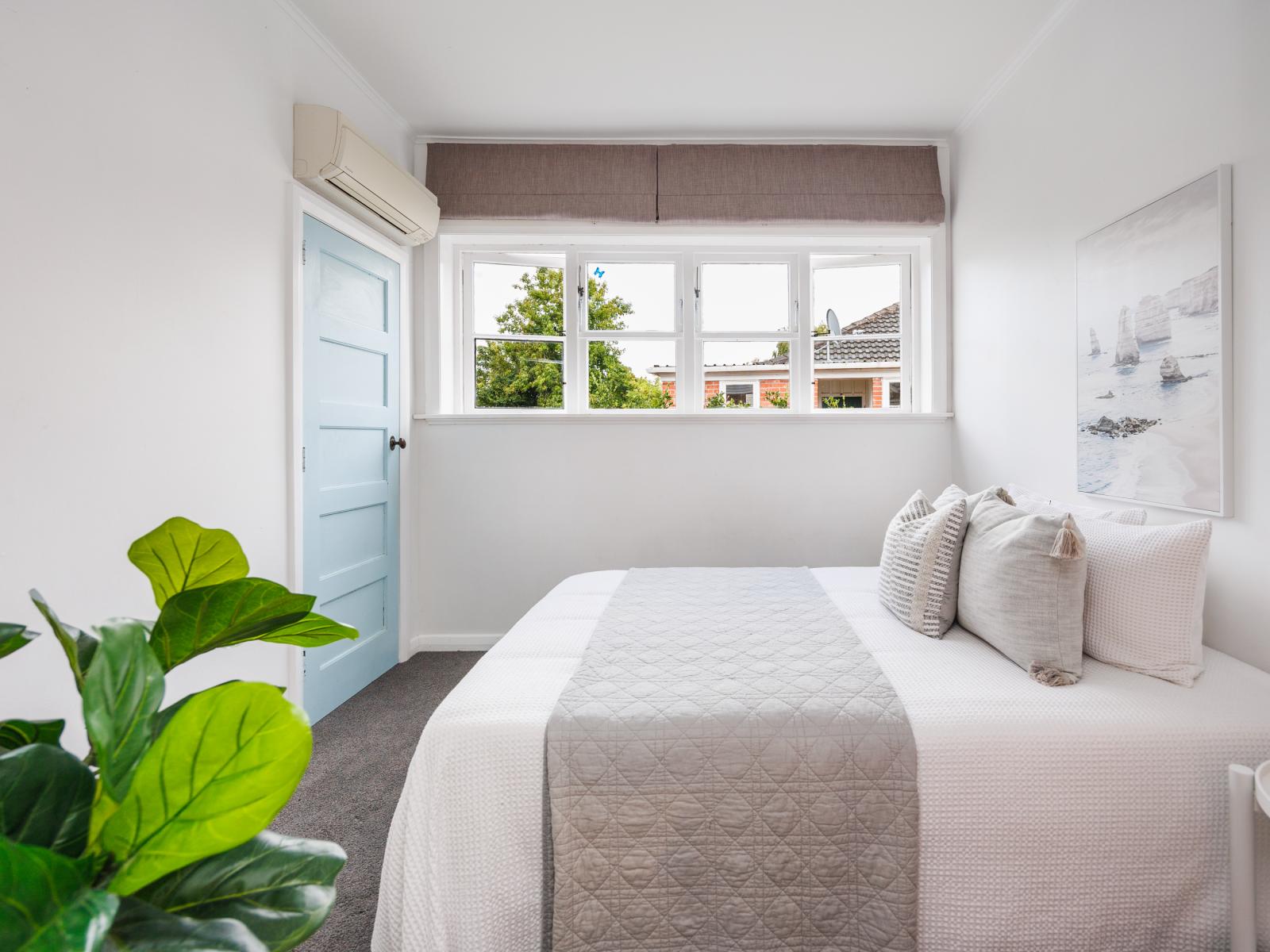 63 Savage Crescent, West End