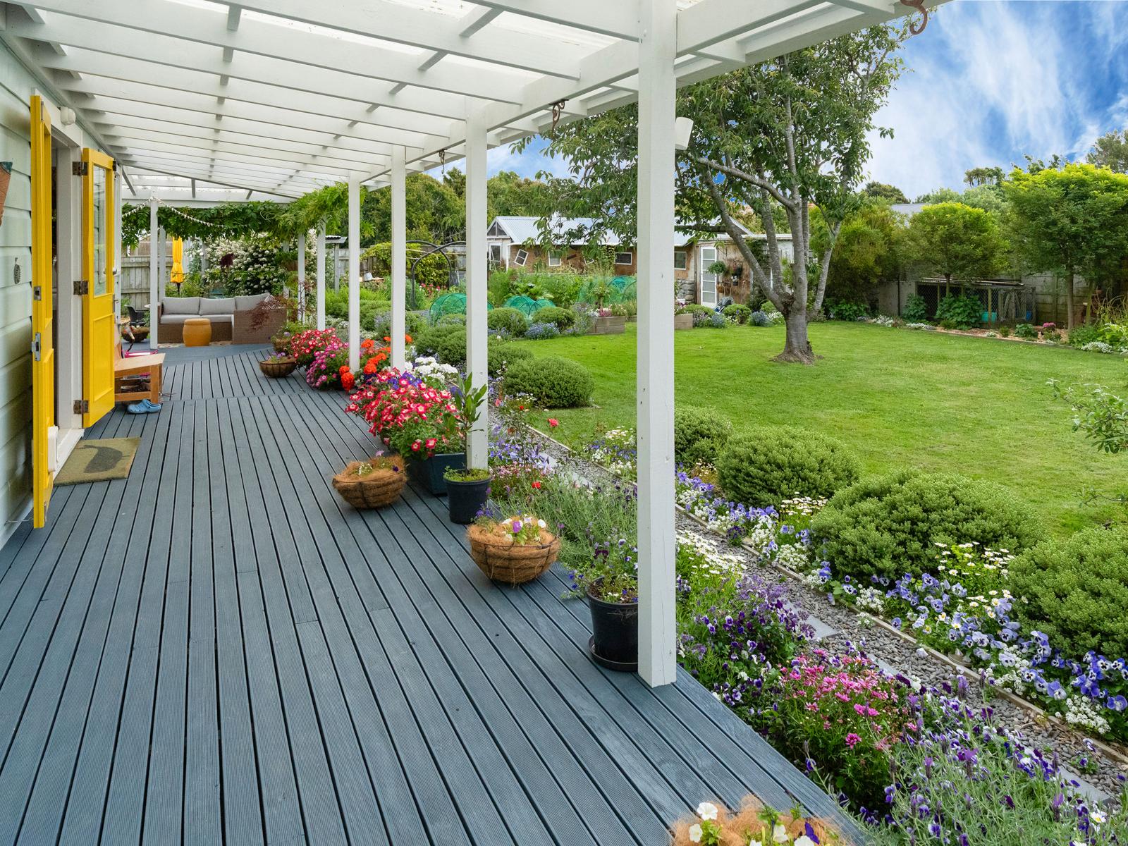 37 Kiharoa Street, Otaki Beach