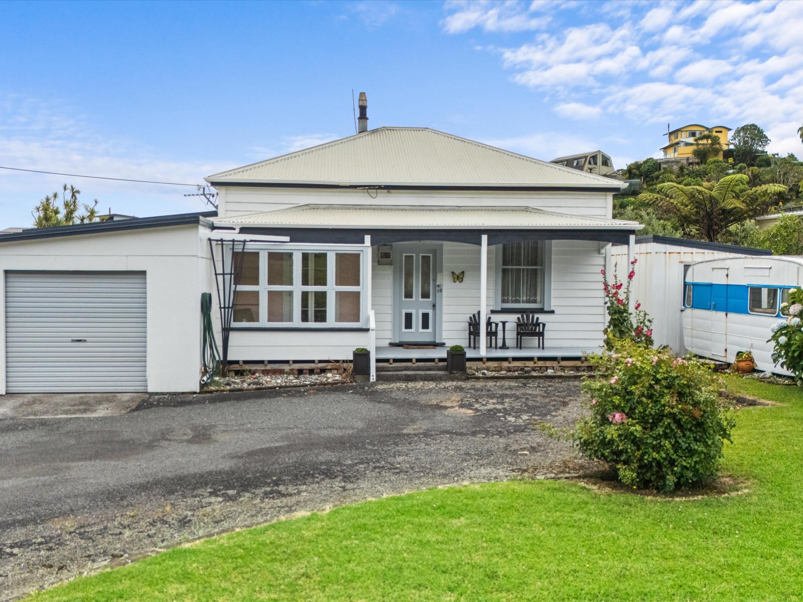 10 North Street, Mokau