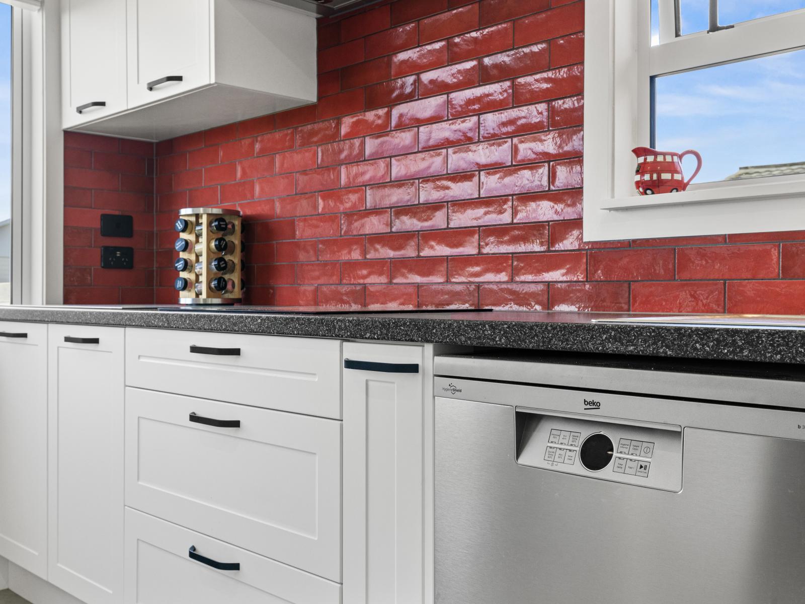 25 Lindsey Crescent, Springvale