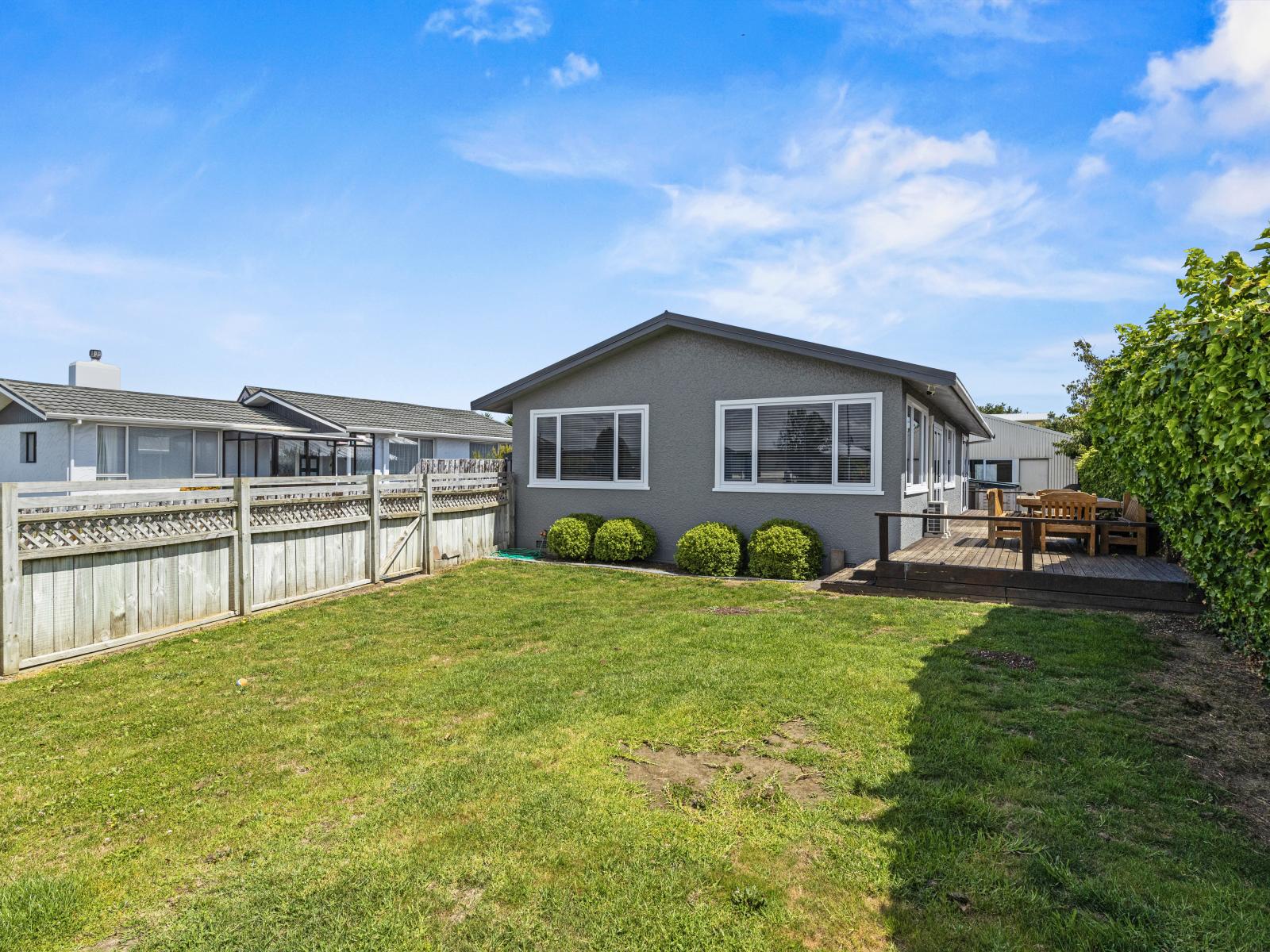 25 Lindsey Crescent, Springvale