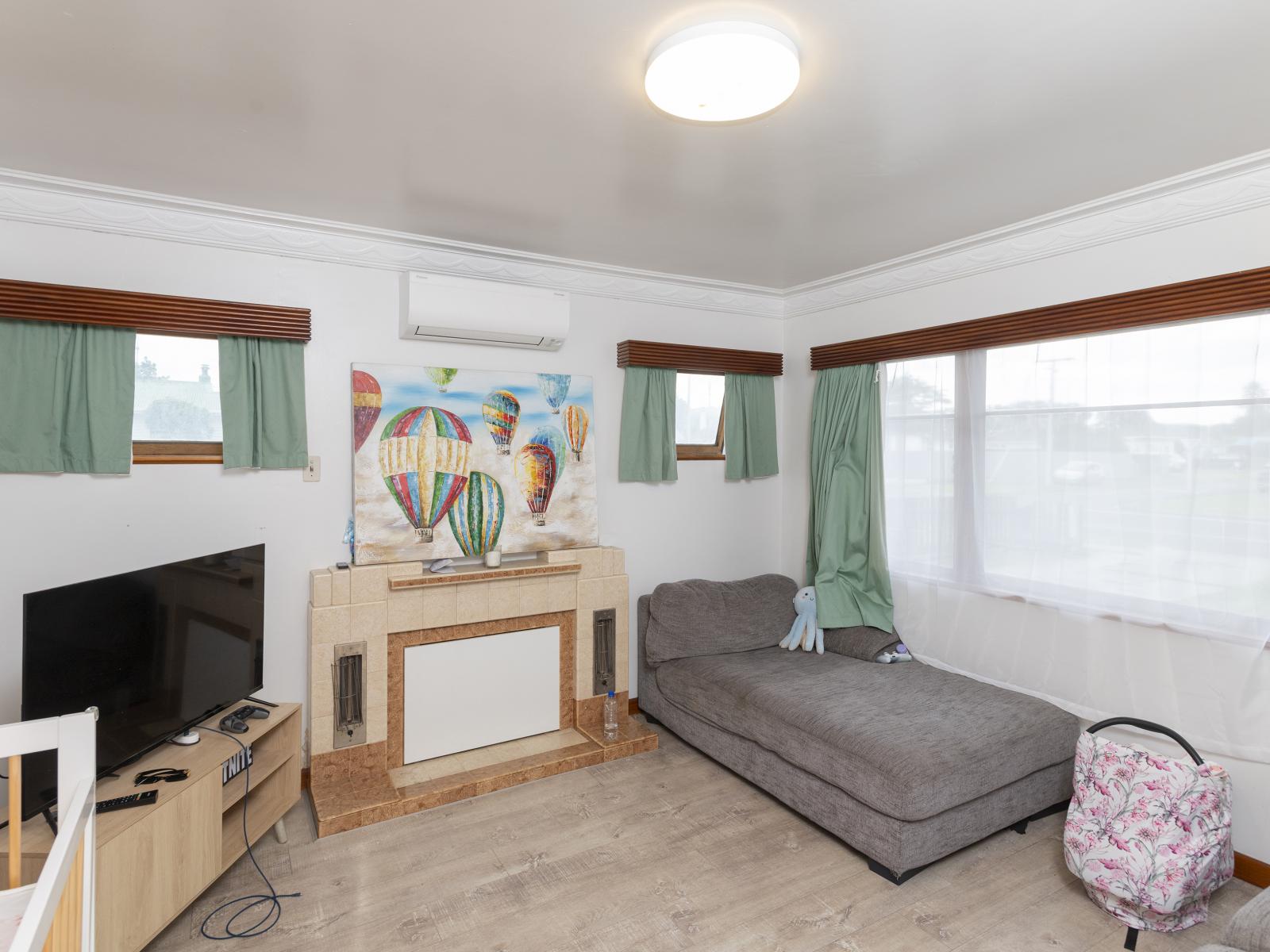 215 Lytton Road, Elgin