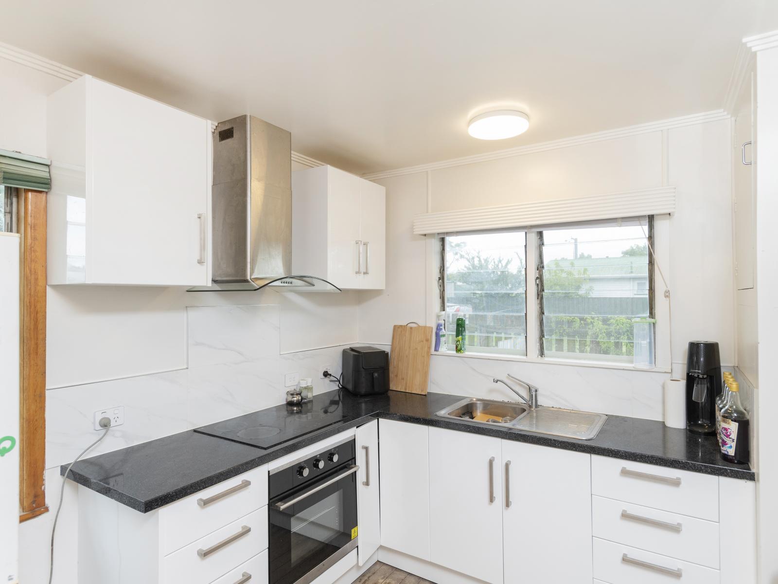 215 Lytton Road, Elgin