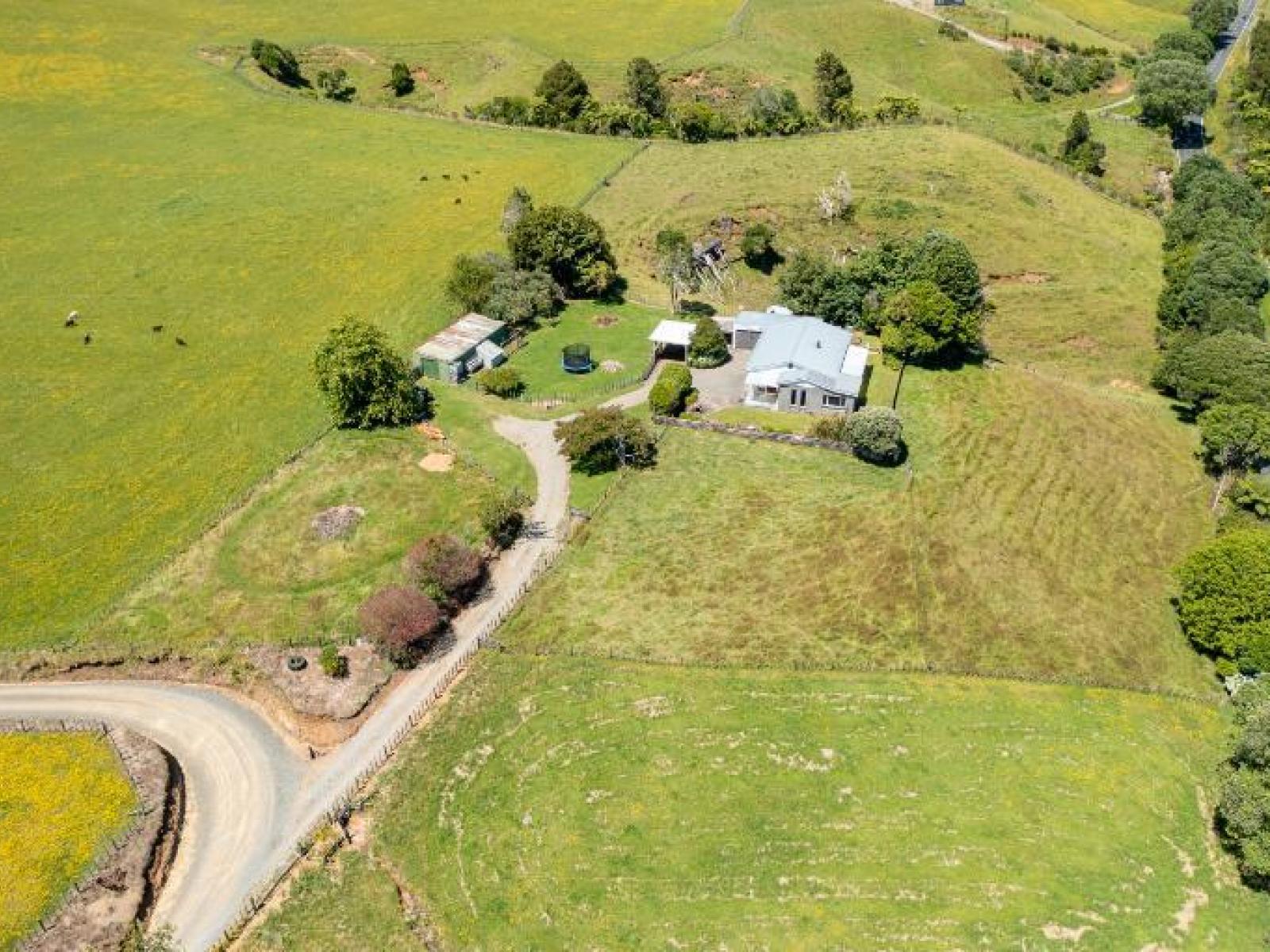 826 Mokau Road, Urenui