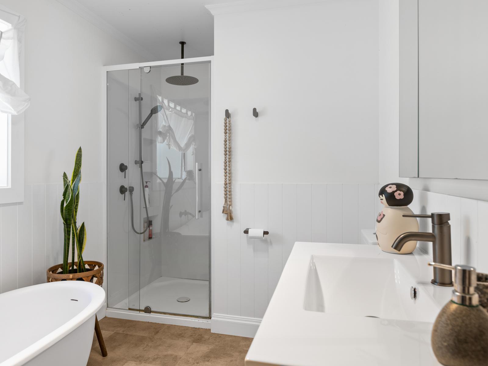 826 Mokau Road, Urenui