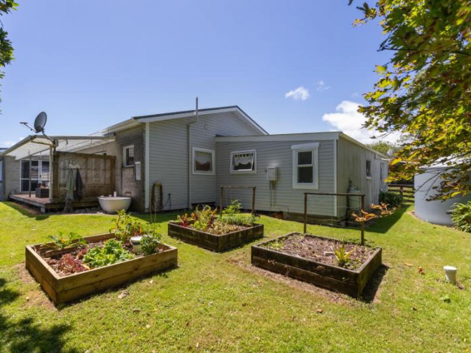 826 Mokau Road, Urenui