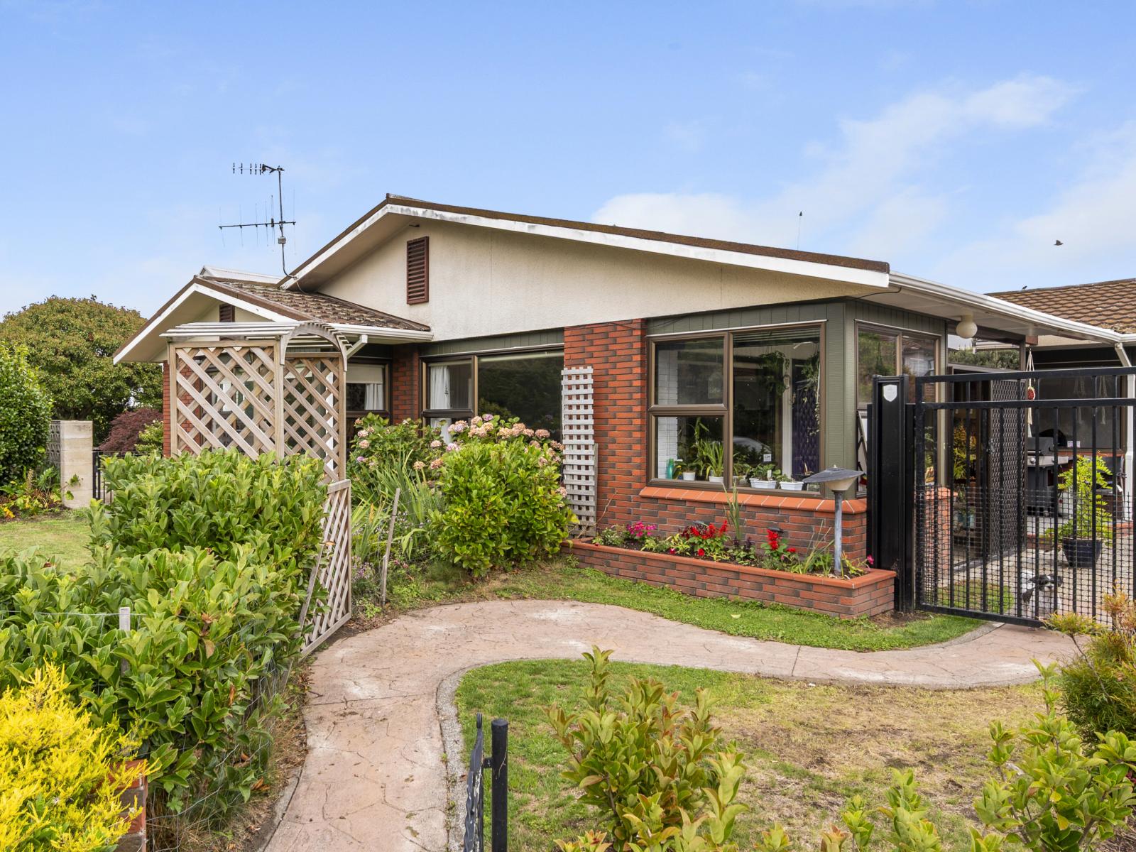 1/702 Tomoana Road, Mahora