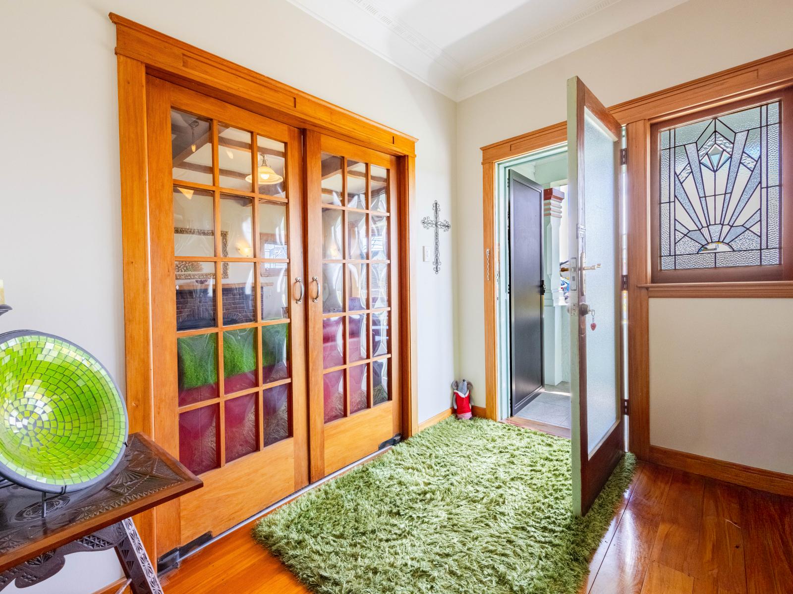 504 Avenue Road West, Hastings