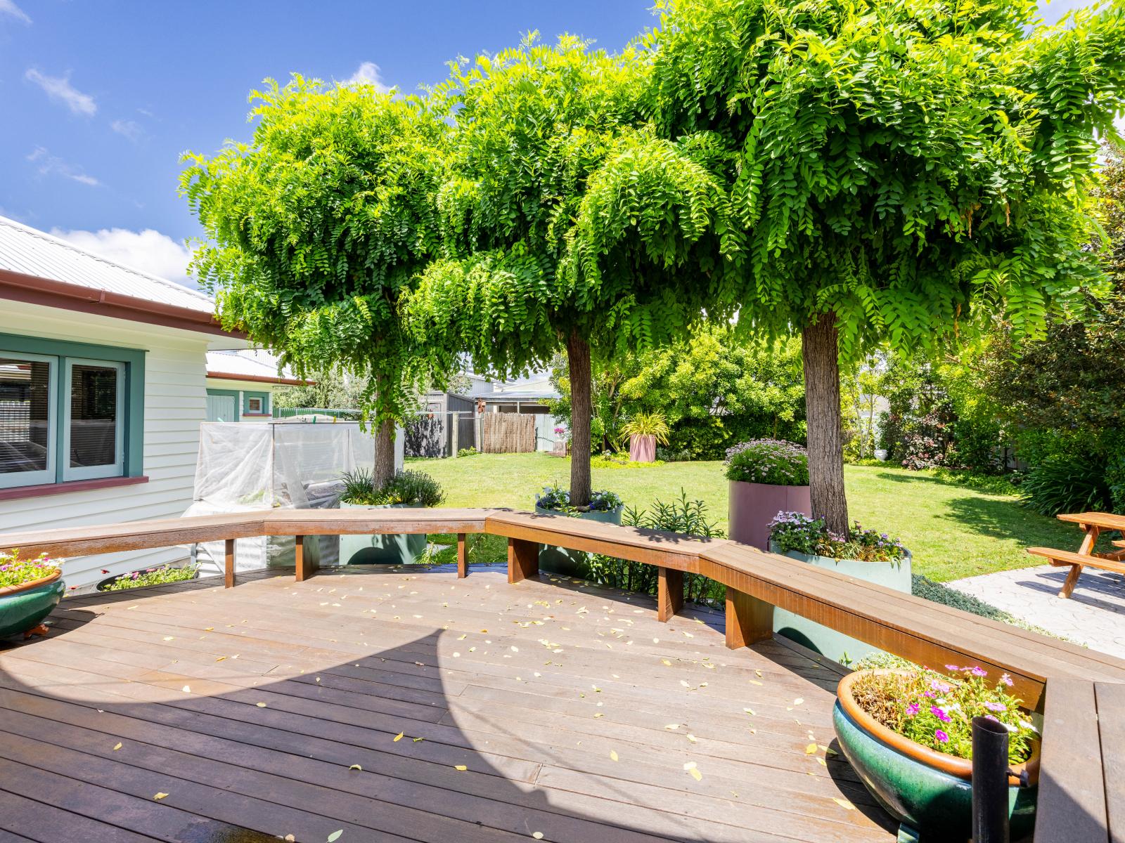 504 Avenue Road West, Hastings