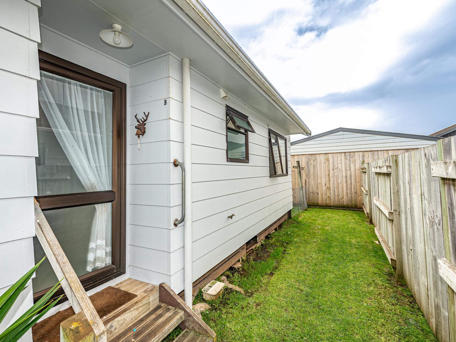 12B Cornwall Road, Springvale