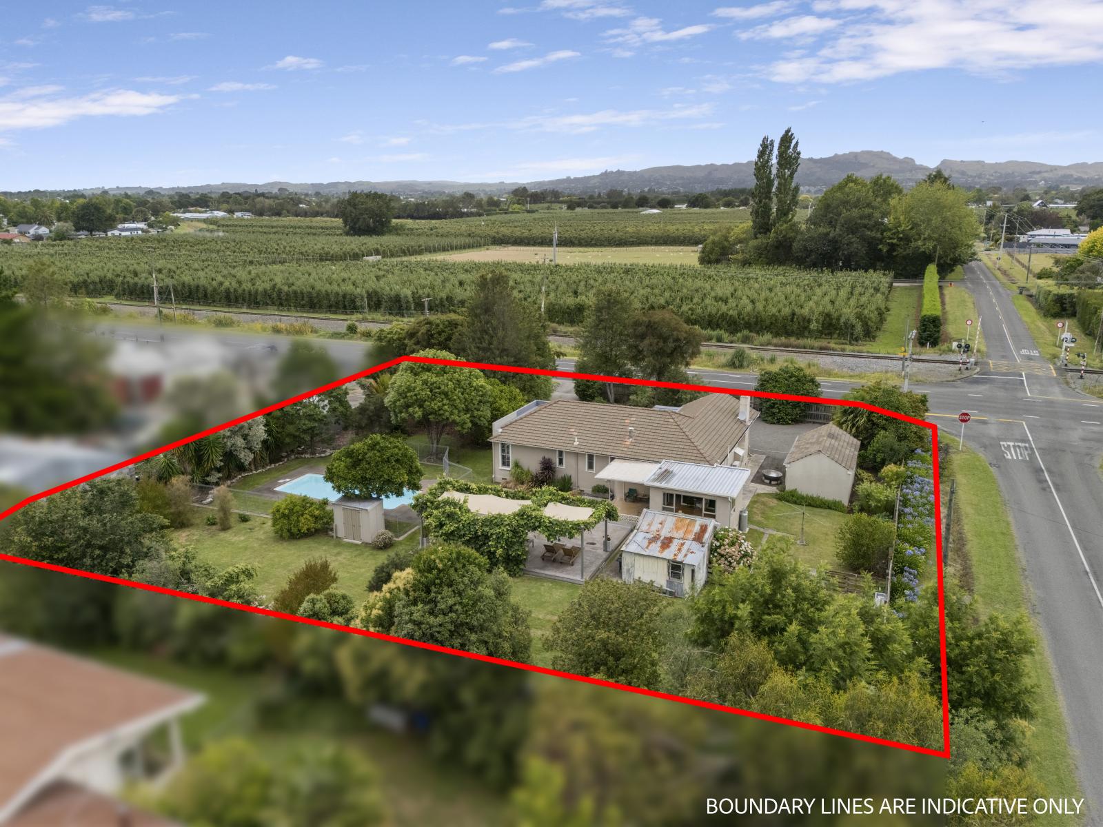 1028 Railway Road South, Longlands