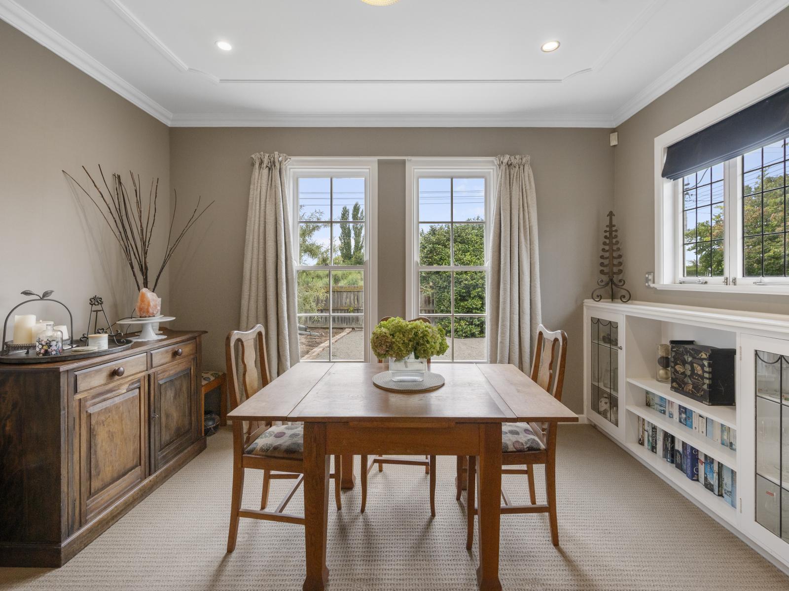 1028 Railway Road South, Longlands