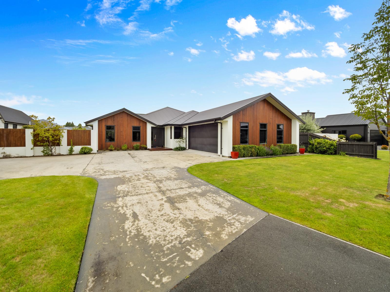 15 Douglas Drive, Allenton