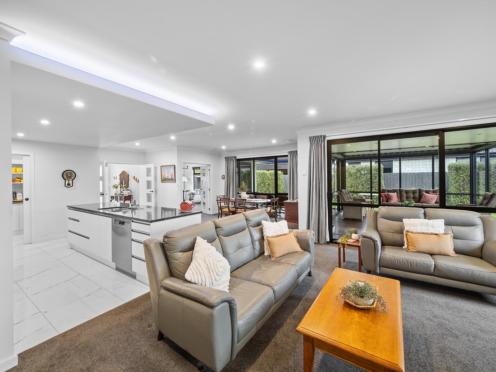 15 Douglas Drive, Allenton