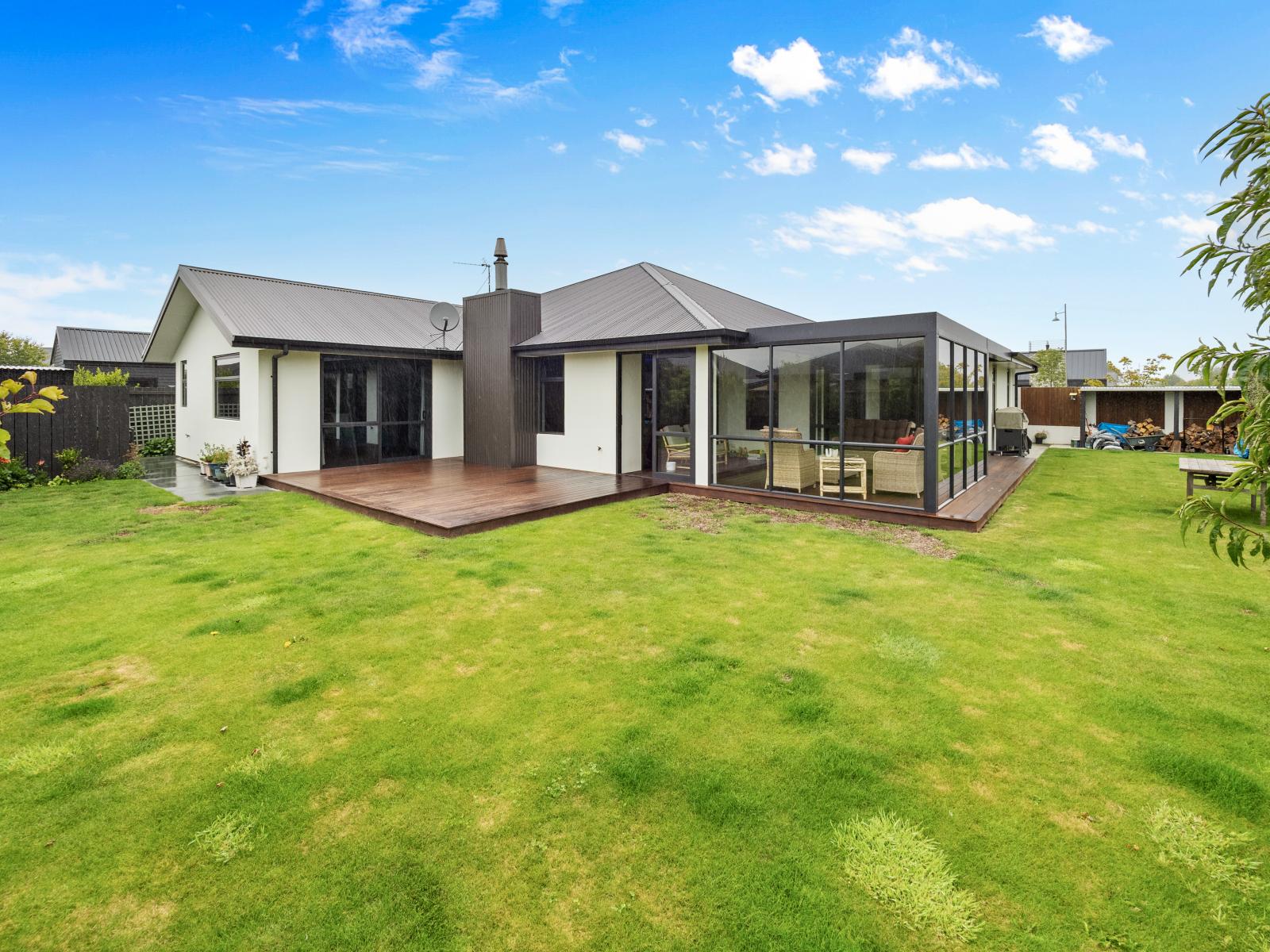 15 Douglas Drive, Allenton