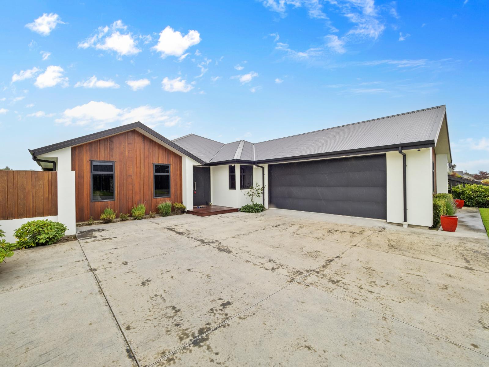 15 Douglas Drive, Allenton