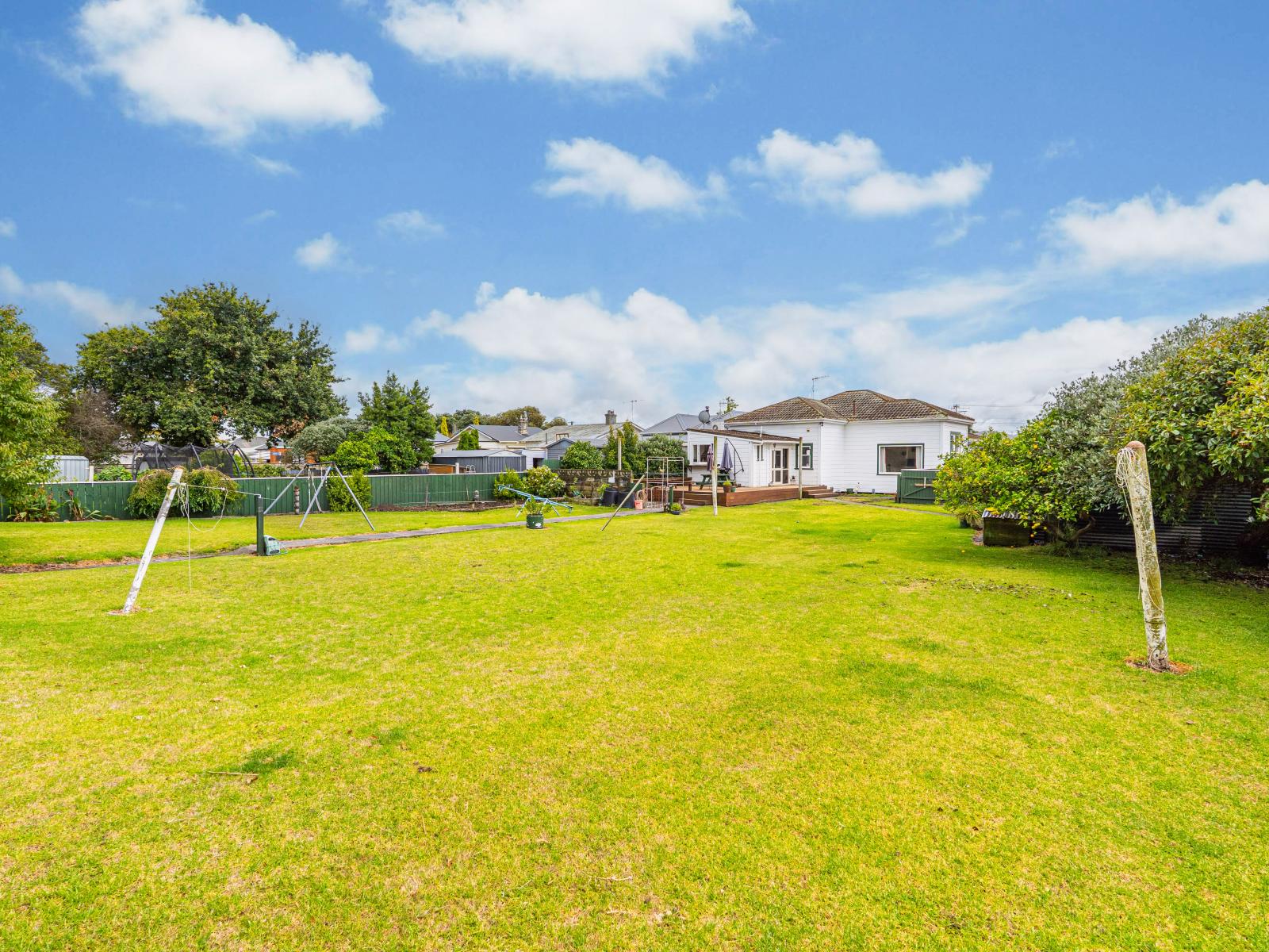 25 Smithfield Road, Tawhero