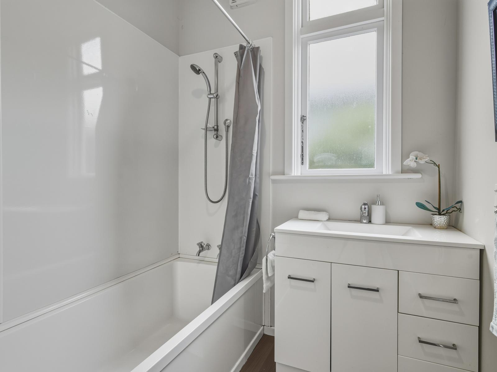 130 Cavell Street, Tainui