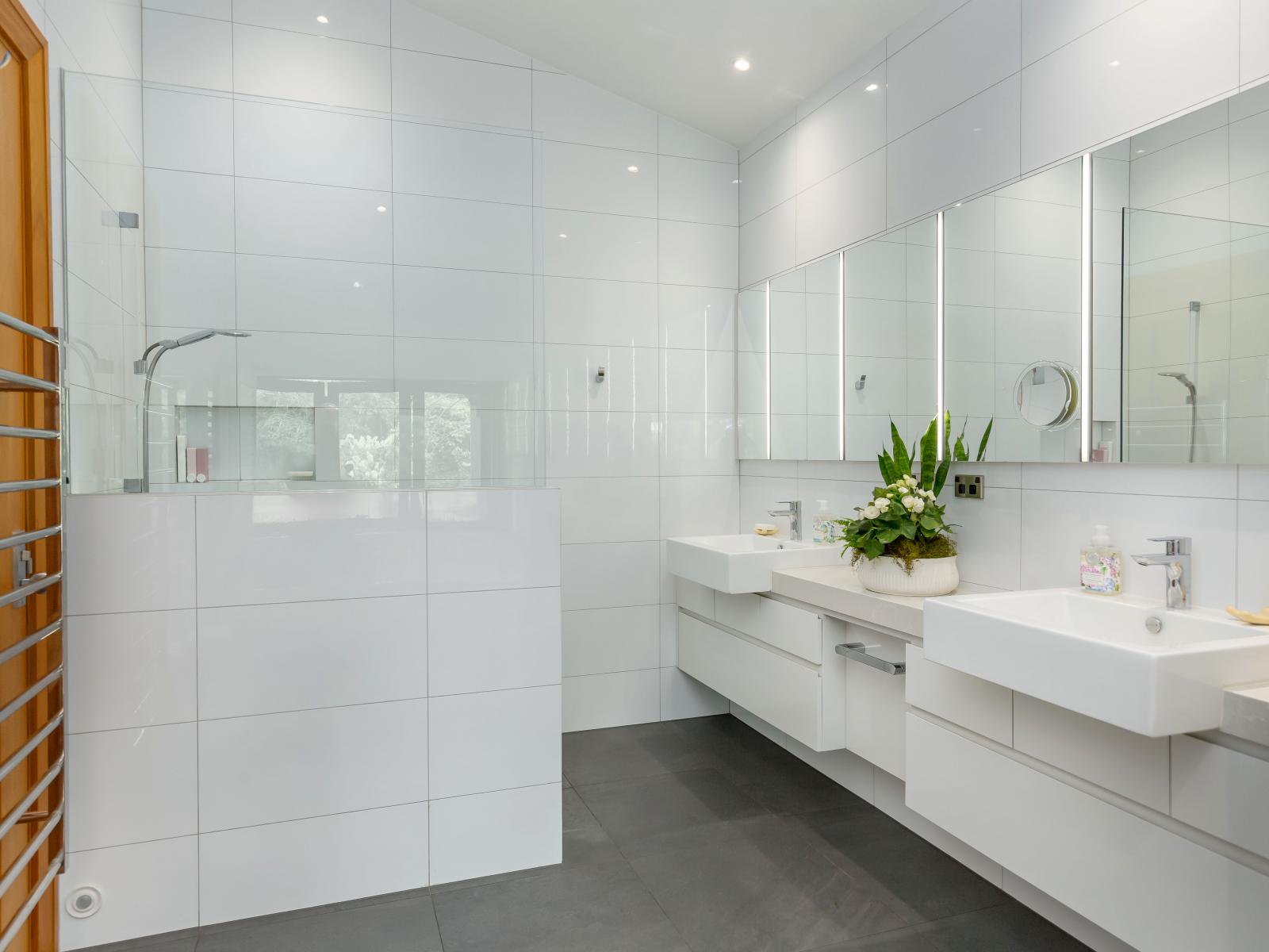 42 Kuratawhiti Street, Greytown