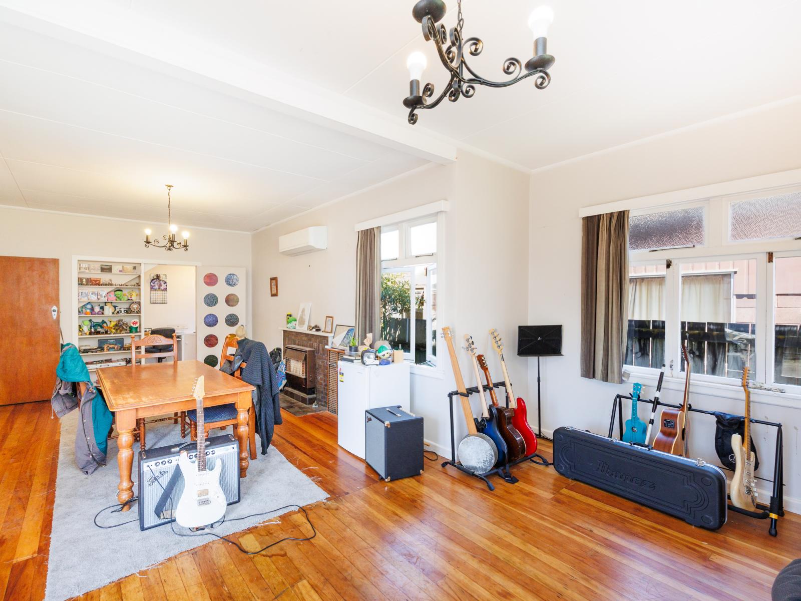 859 Main Street, Roslyn