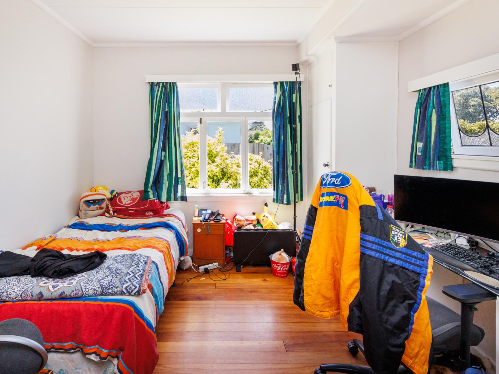 859 Main Street, Roslyn