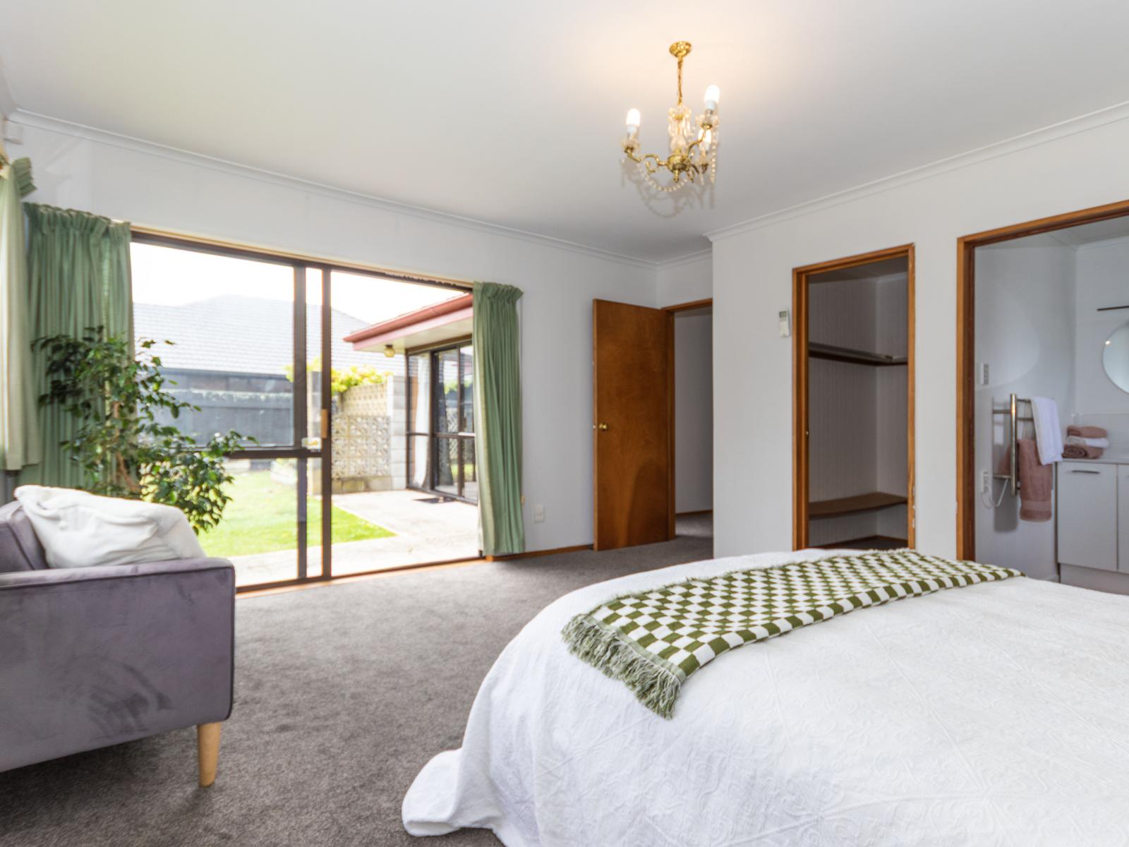 5 Airport Drive, Milson