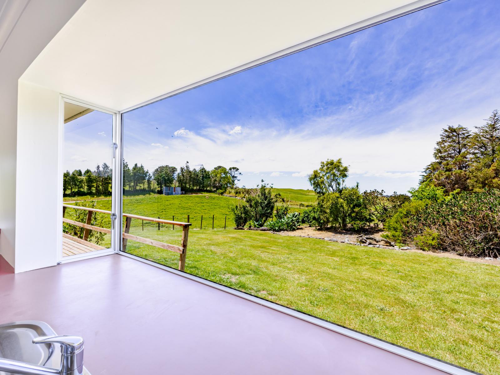 214 Clinton-Makaretu Road, Ashley Clinton