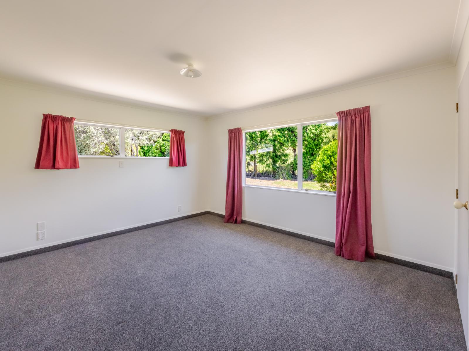 214 Clinton-Makaretu Road, Ashley Clinton