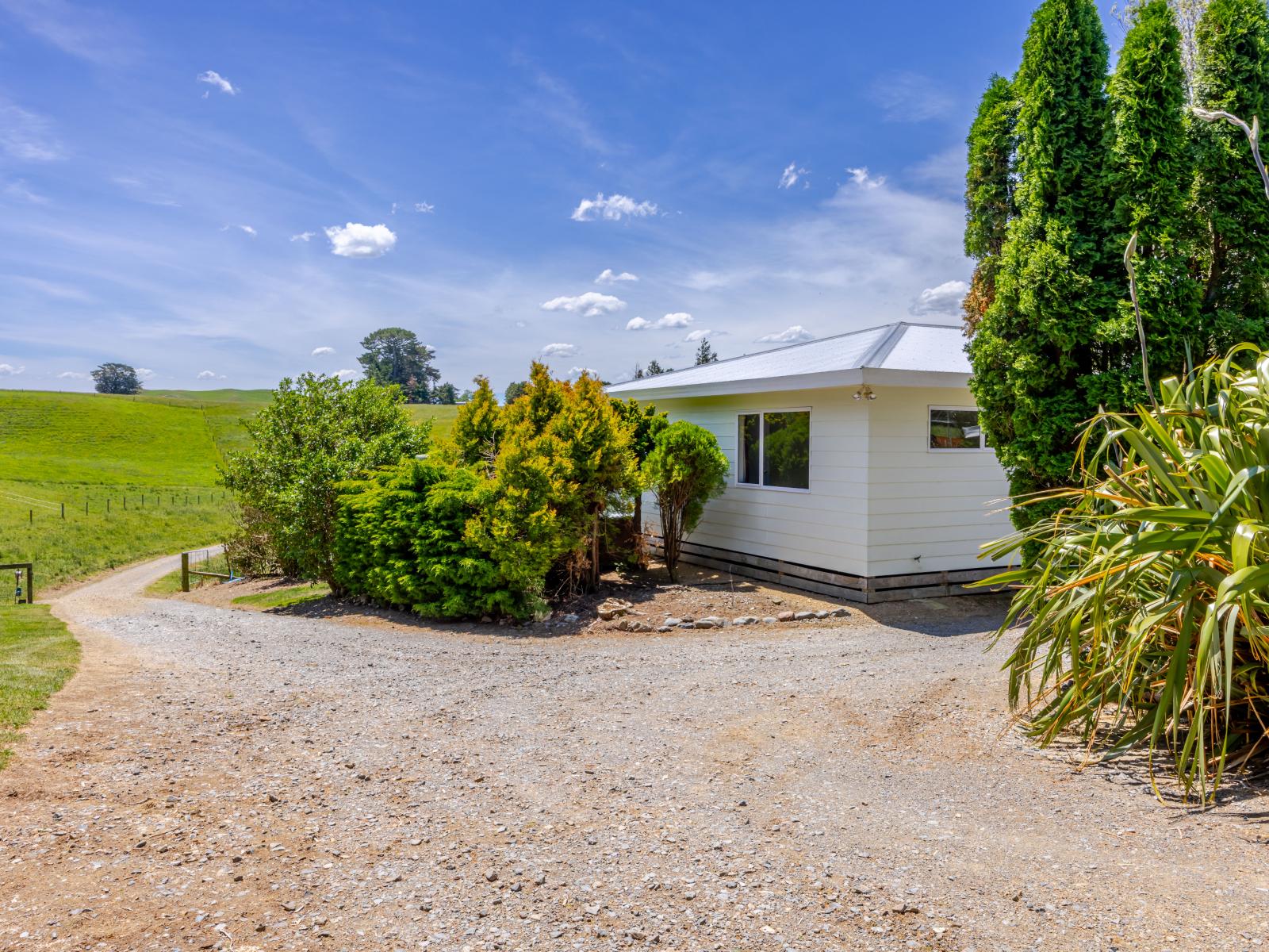 214 Clinton-Makaretu Road, Ashley Clinton