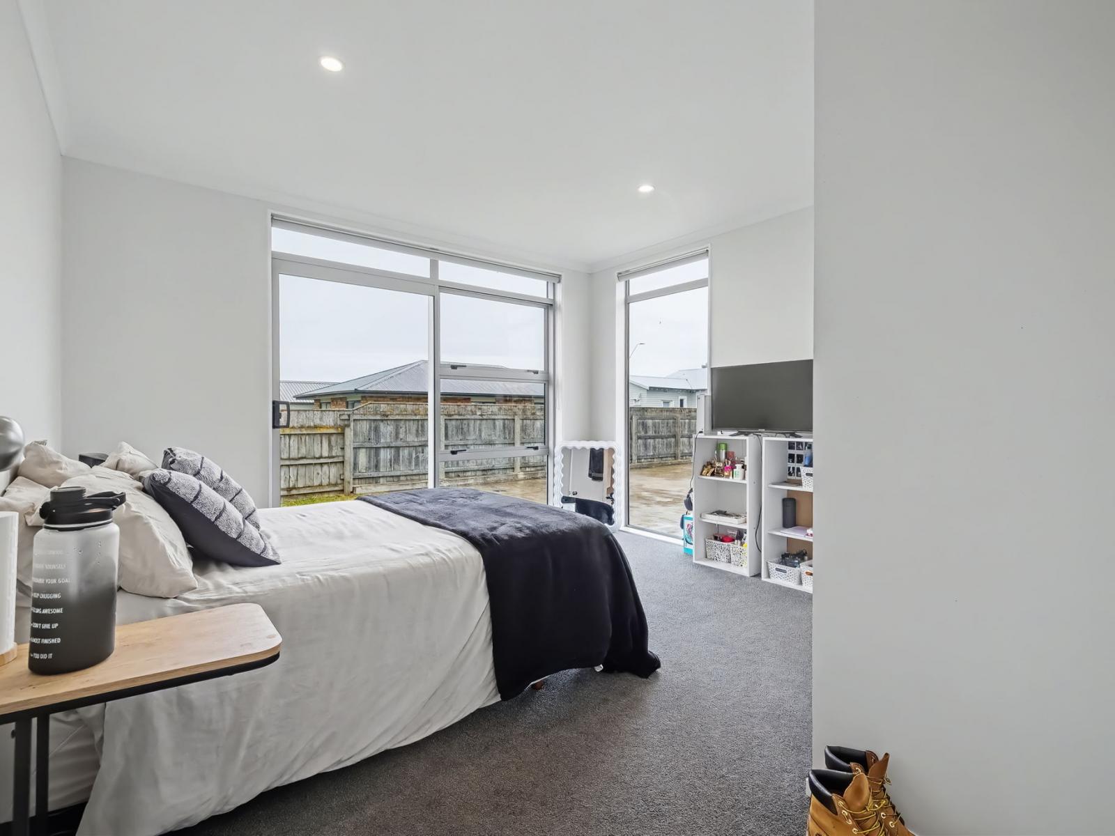 992A Tremaine Avenue, Roslyn