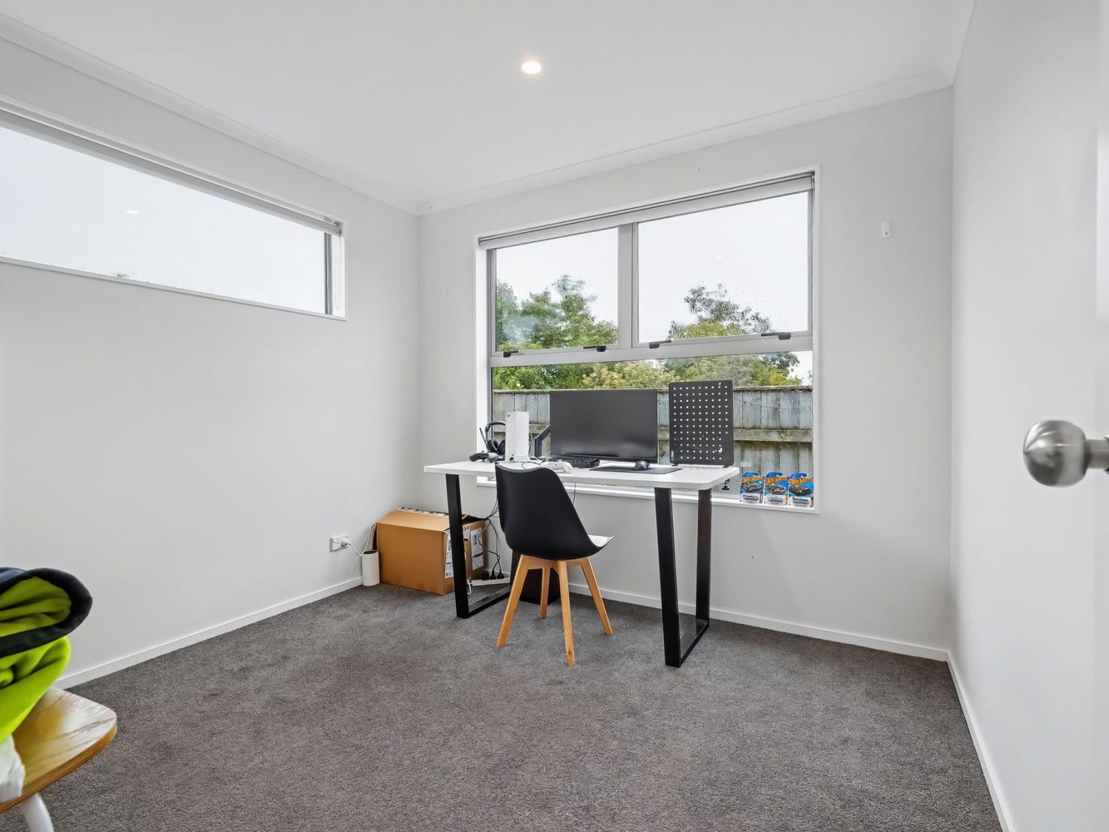 992A Tremaine Avenue, Roslyn