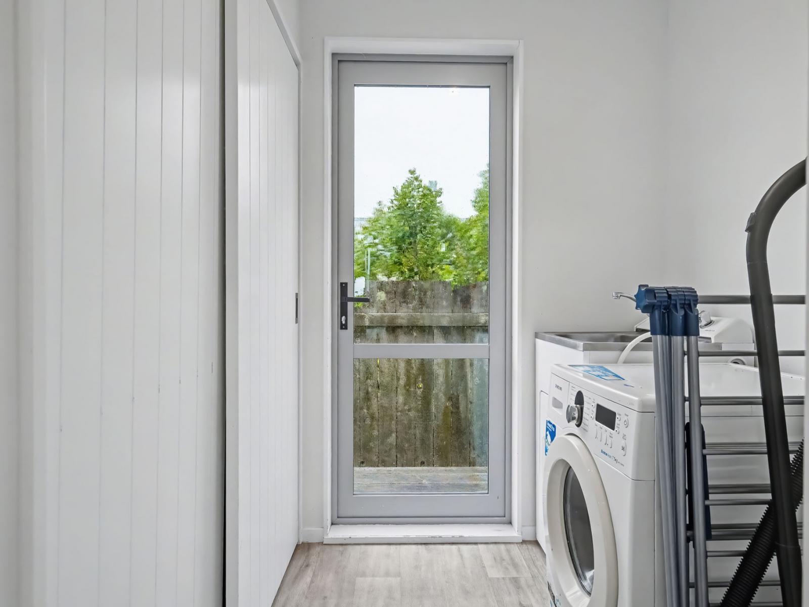 992A Tremaine Avenue, Roslyn