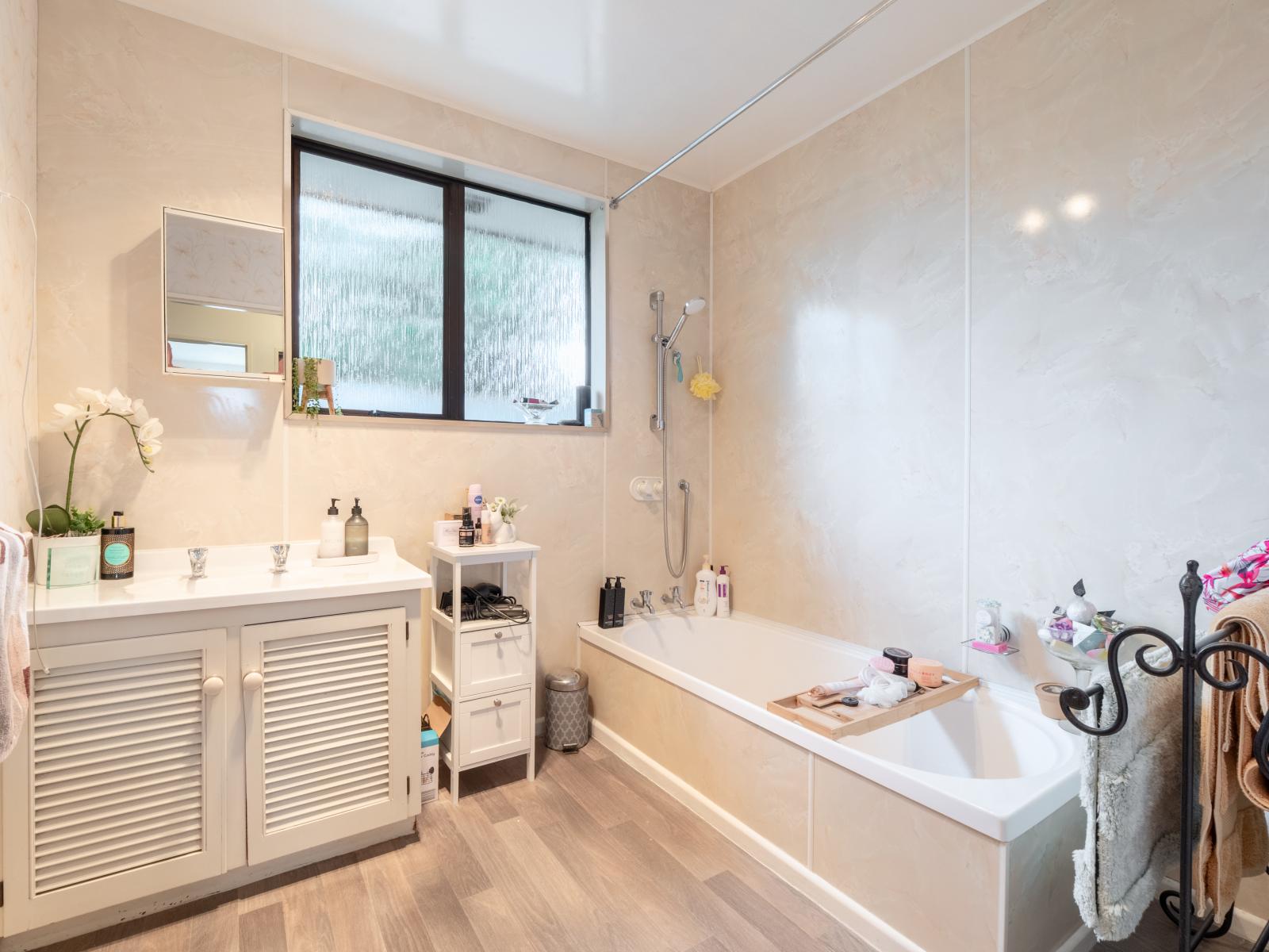 4 Eden Crescent, Glengarry