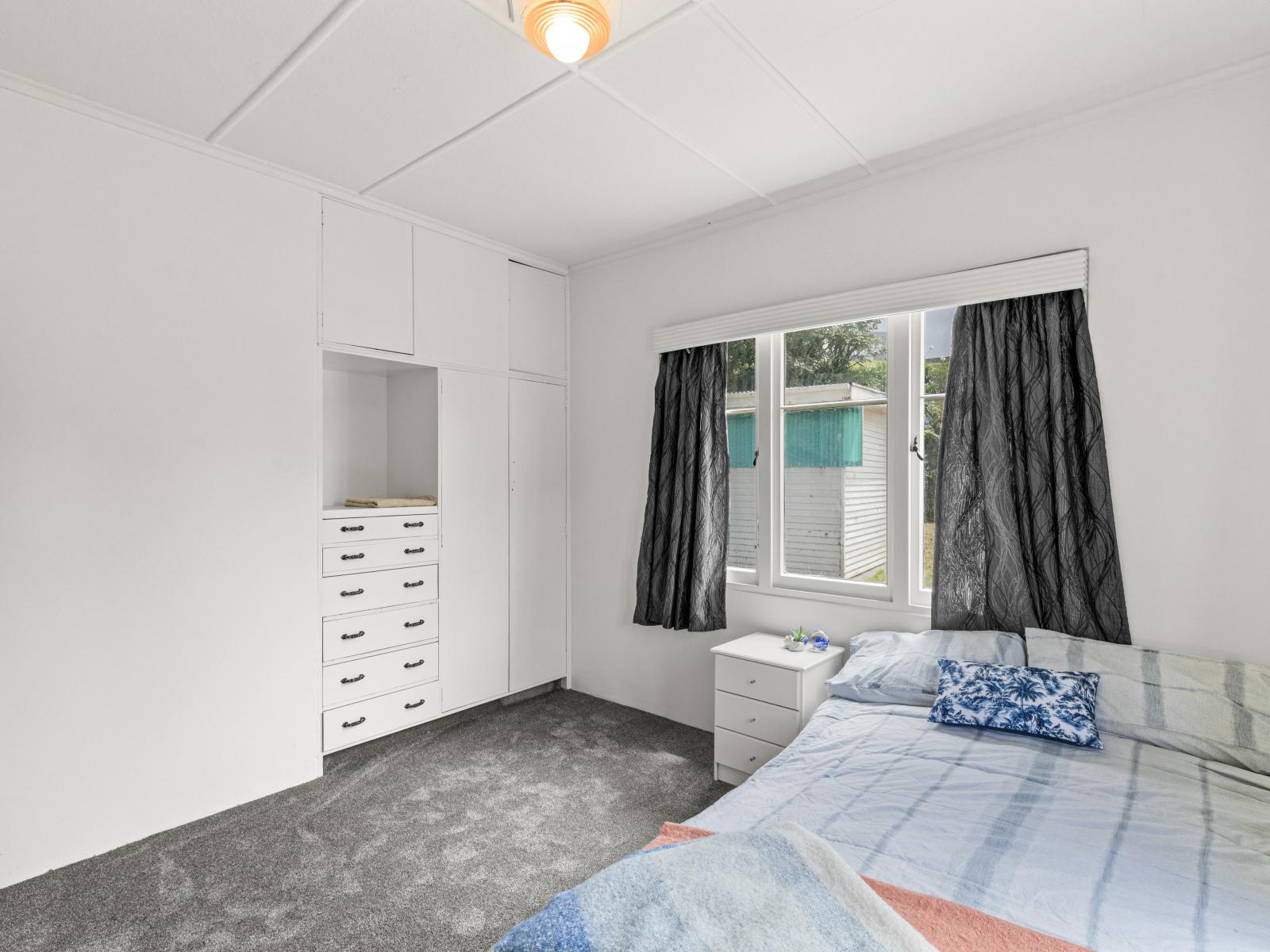 33 Burns Street, Tawhero